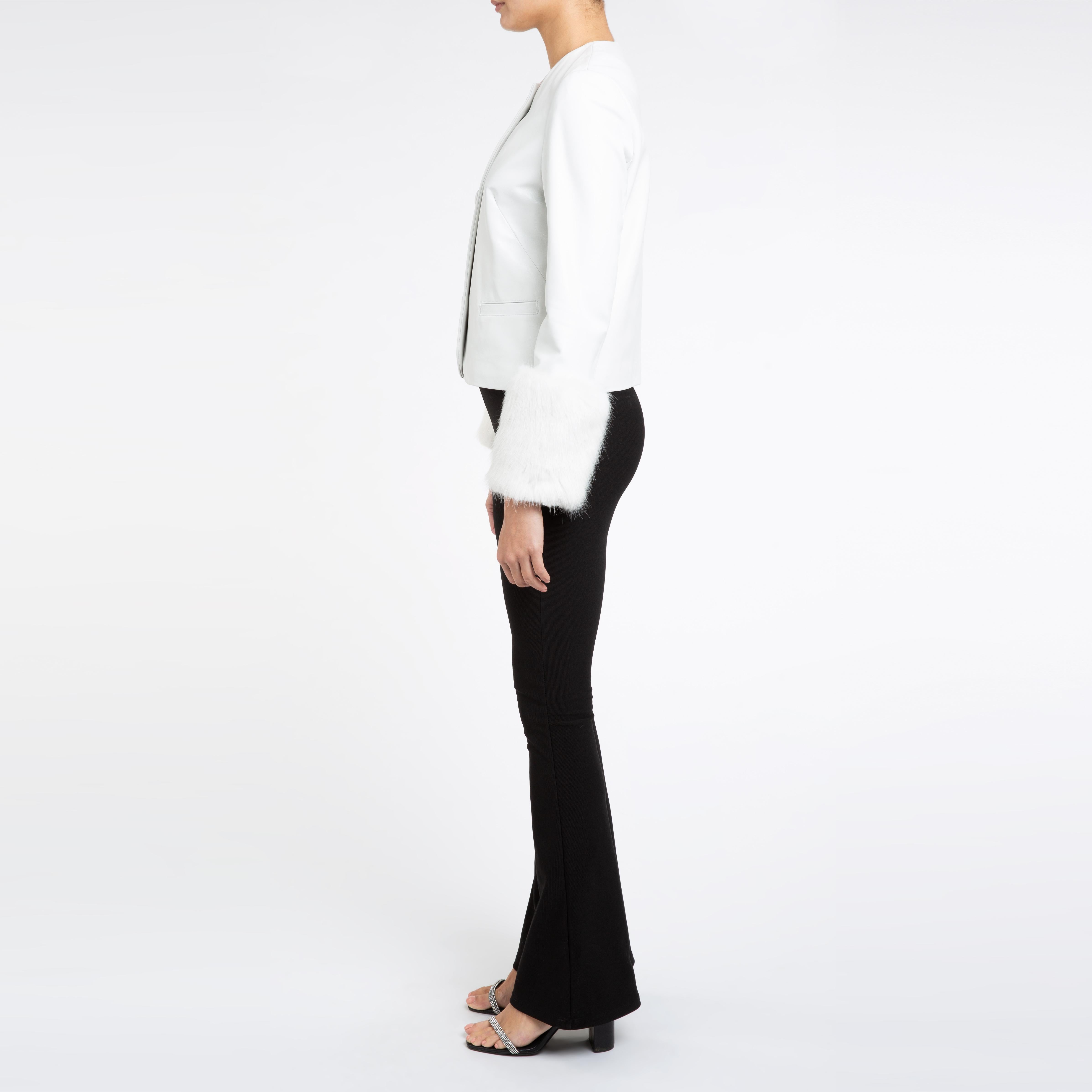 Veste courte en cuir blanc avec fausse fourrure de Whiting VITA - Taille 10 en vente 1