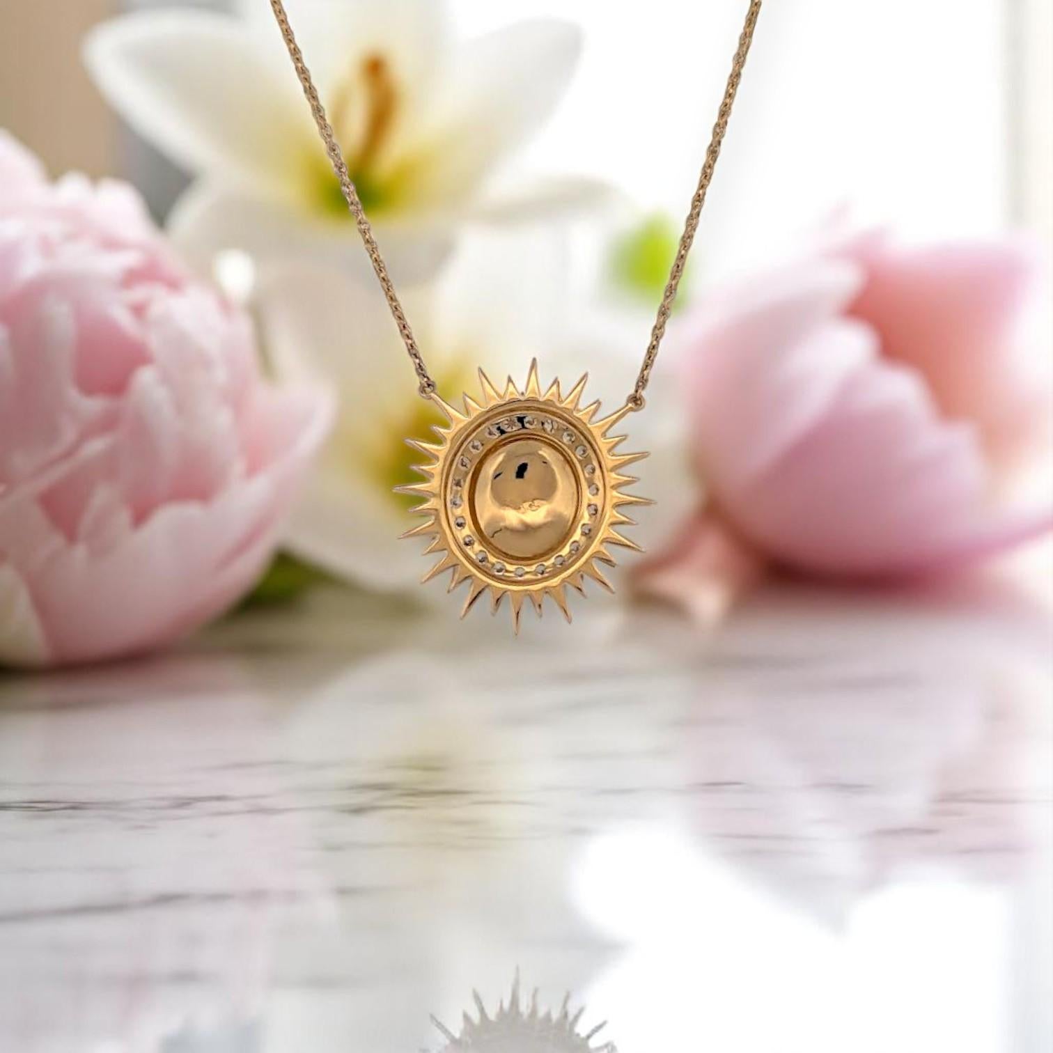 Collier pendentif soleil en veridienne, or jaune 18 carats, avec diamants ronds naturels montés sur griffes Neuf - En vente à Greeneville, TN
