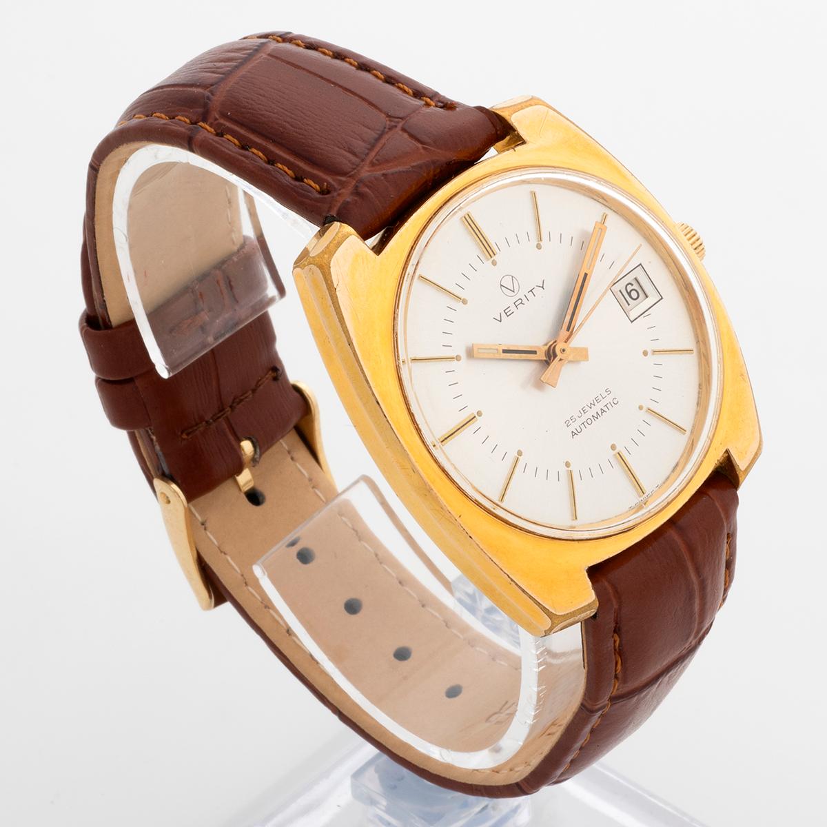 Our vintage Verity (Swiss) automatic date 21001 features a 35.5mm (exc crown /37.8mm inc crown) x 37mm gold plated stainless steel case, and has a later quality leather strap and tang buckle. The overall condition is very good, there are a couple of