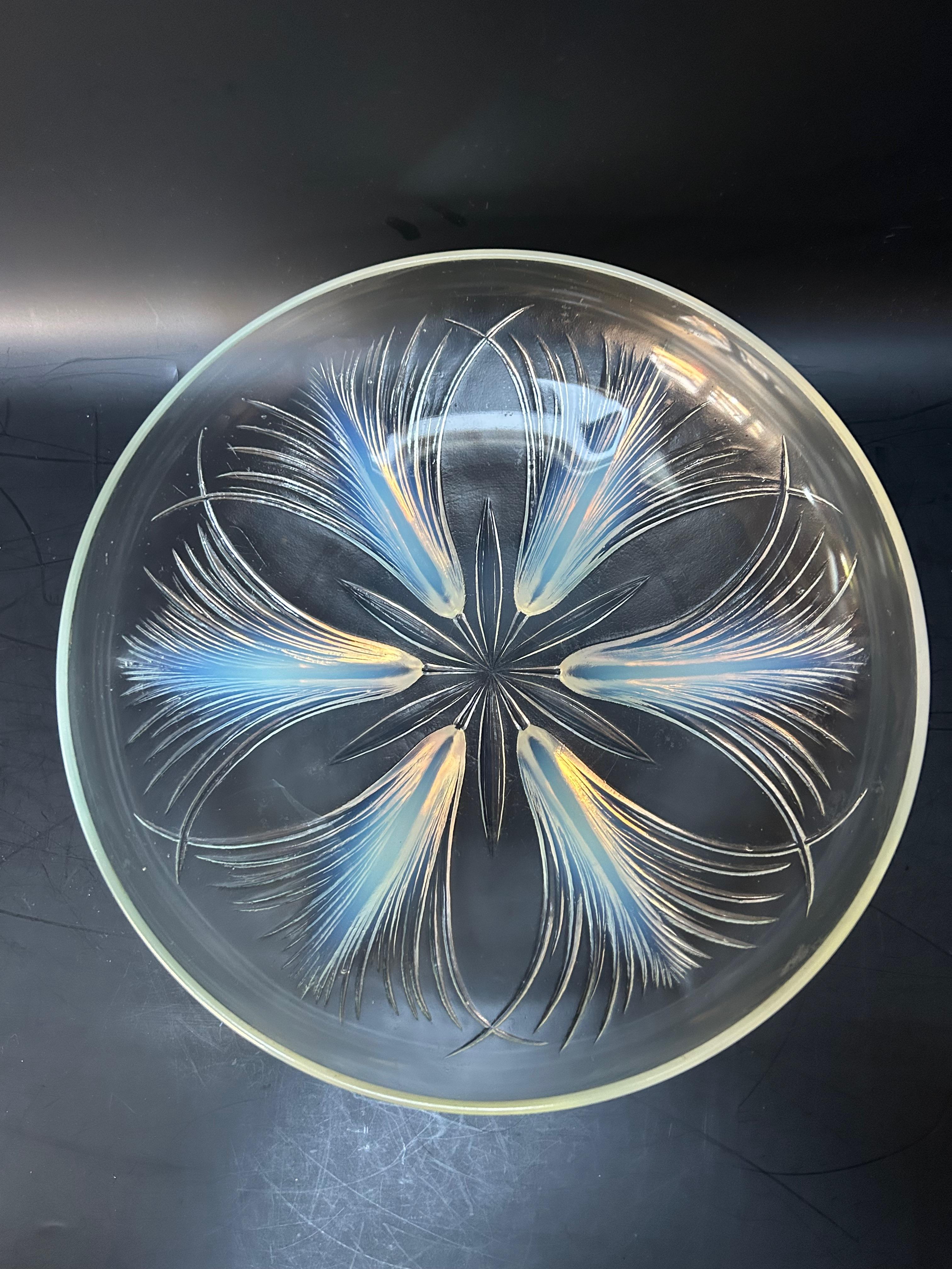 Vetro Tazza in vetro opalescente Verlys Art Deco in vendita