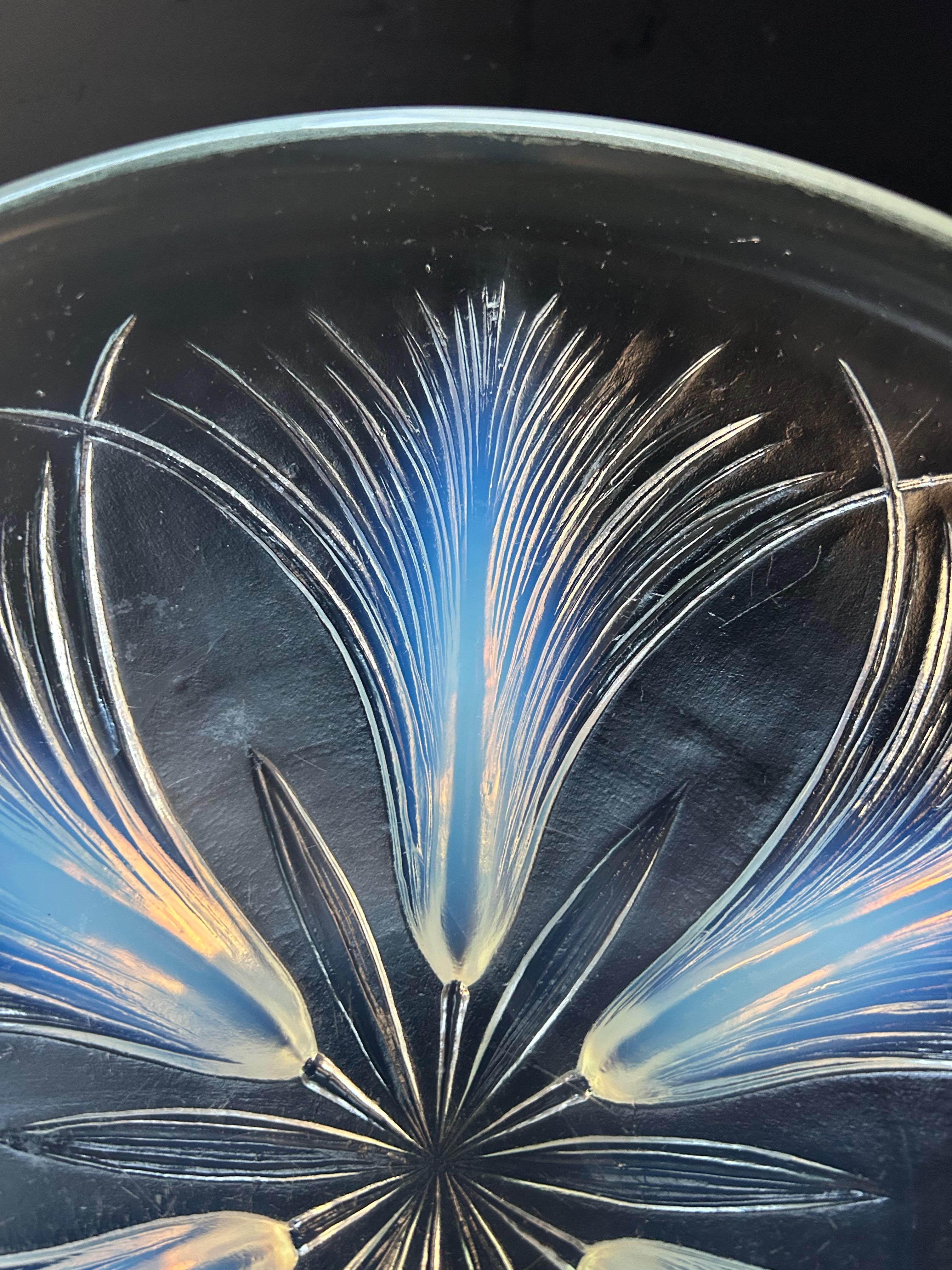 Tazza in vetro opalescente Verlys Art Deco in vendita 1