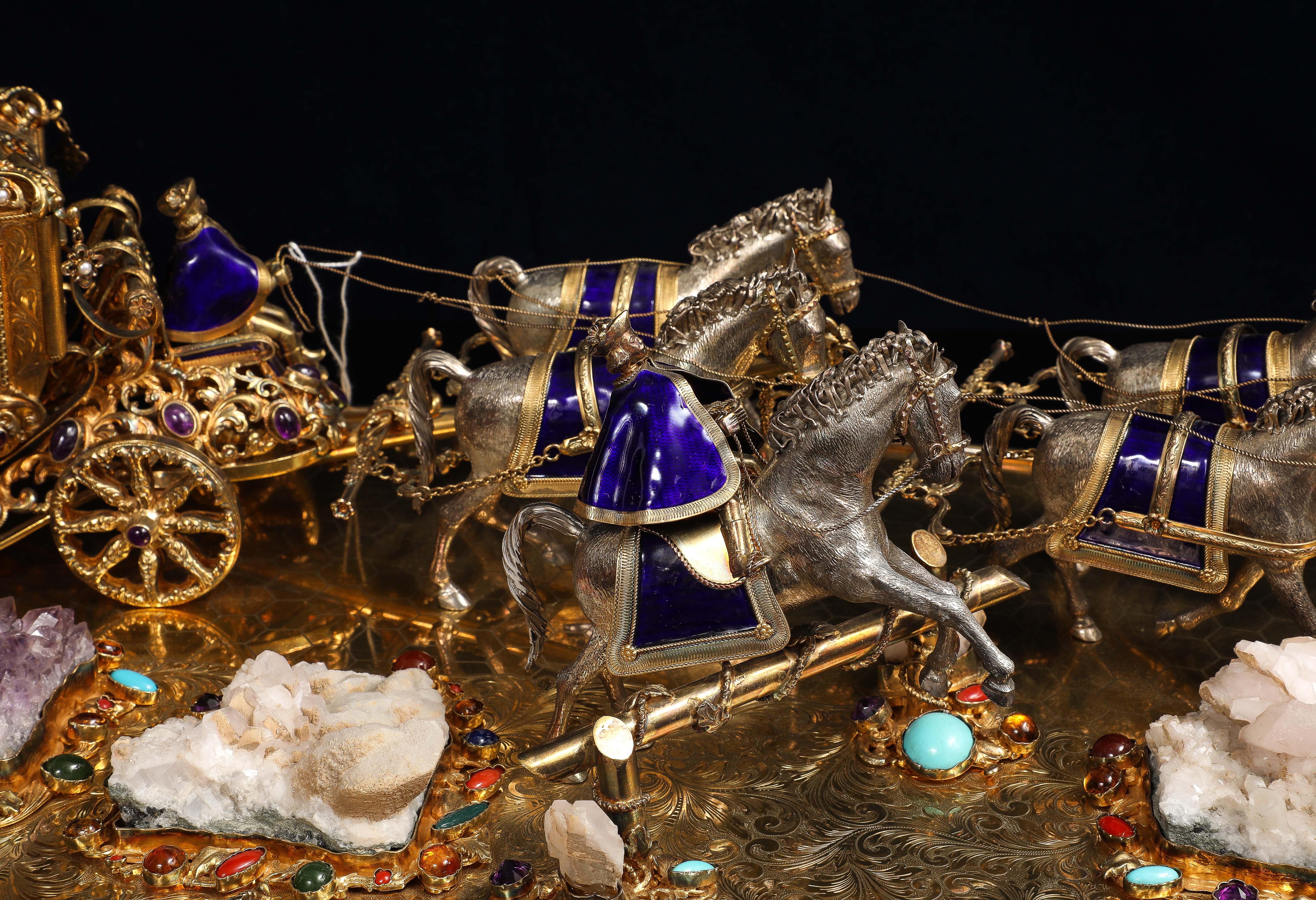 Carrozza in vermeil e pietre preziose con cavalli d'argento smaltati e cocchiere a cavallo in vendita 3
