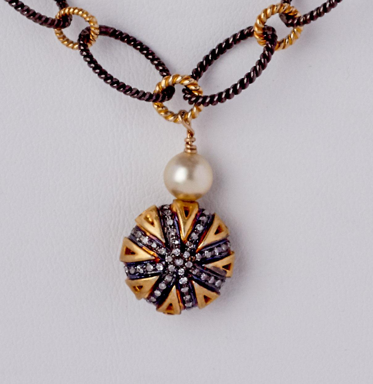 Artisan  Collier pendentif breloque manchette en argent sterling avec perle et chaîne en argent et diamants en vente