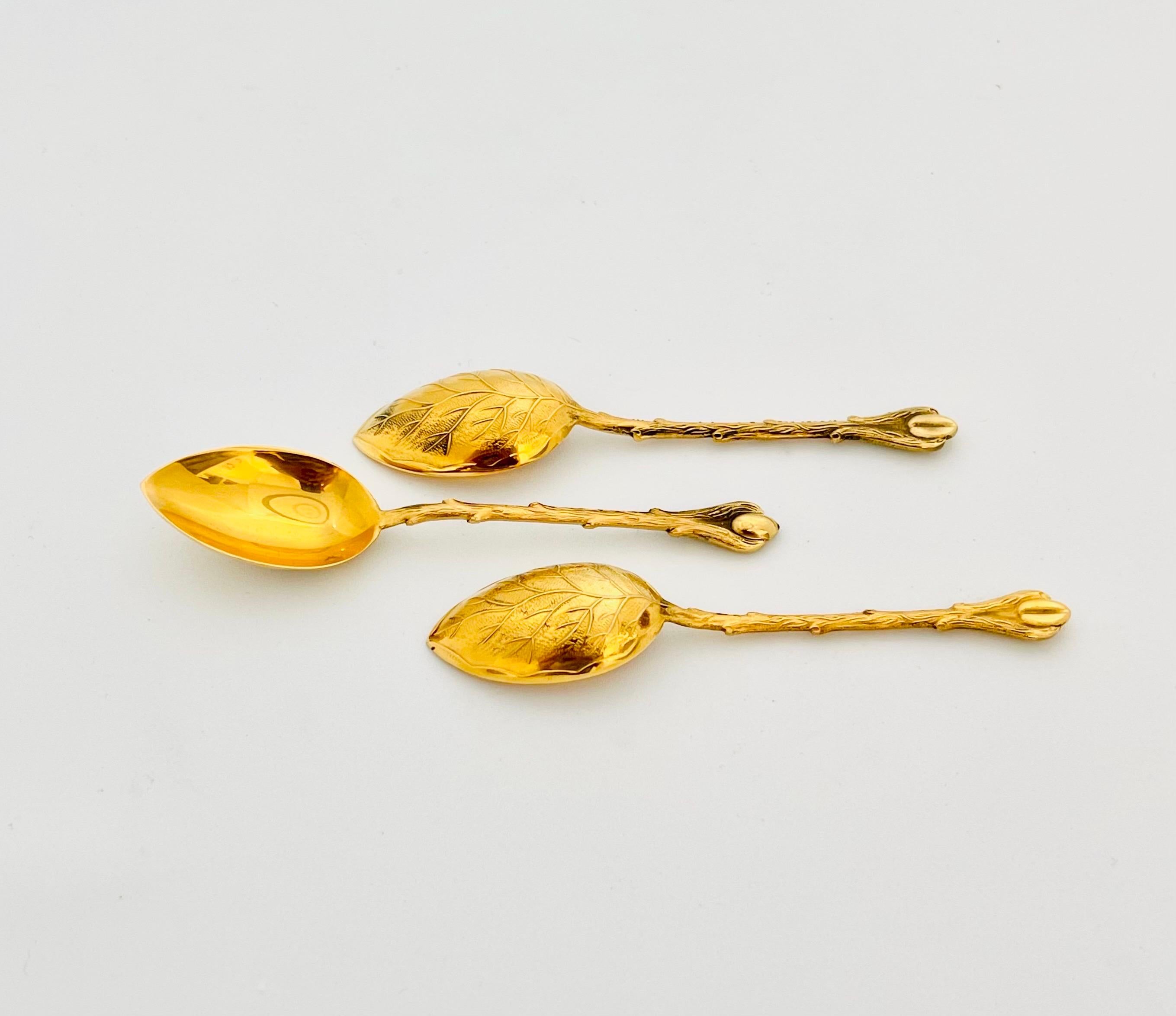 Vermeil  Cuillères à thé 12 articles recouvertes d'or de Saint Medard France, 1950 en vente