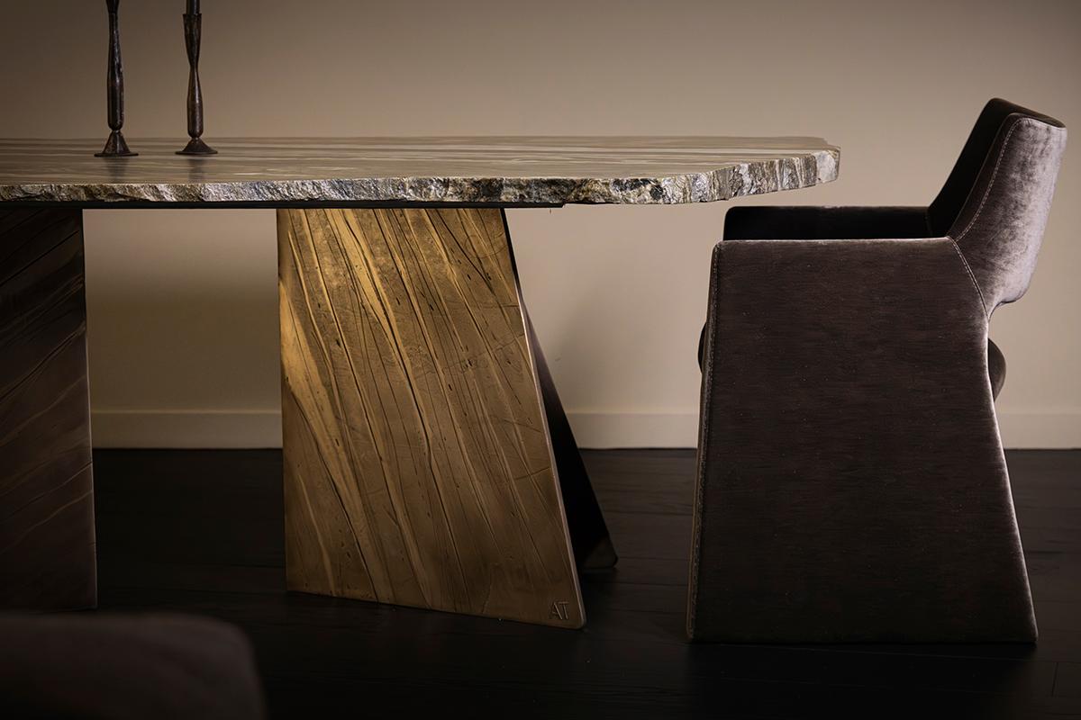 Table de salle à manger en marbre du Vermont Neuf - En vente à Miami, FL