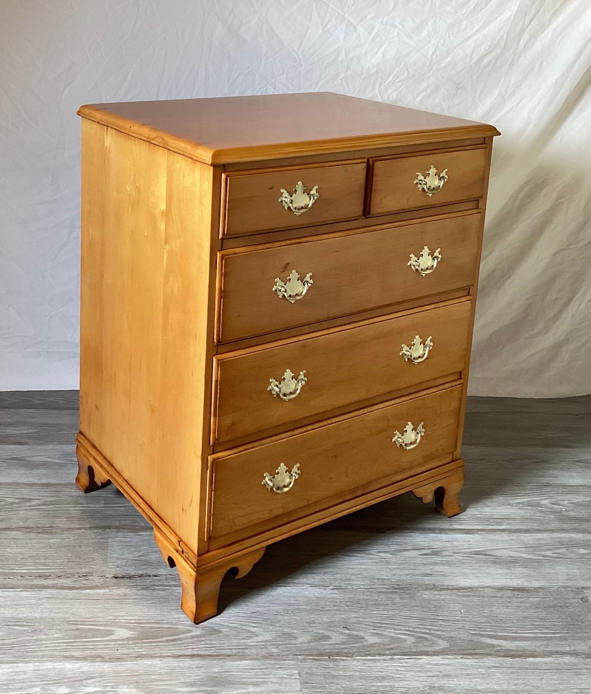American Colonial Vermont Solid Maple Chest of Drawers Bachelors Chest  For Sale