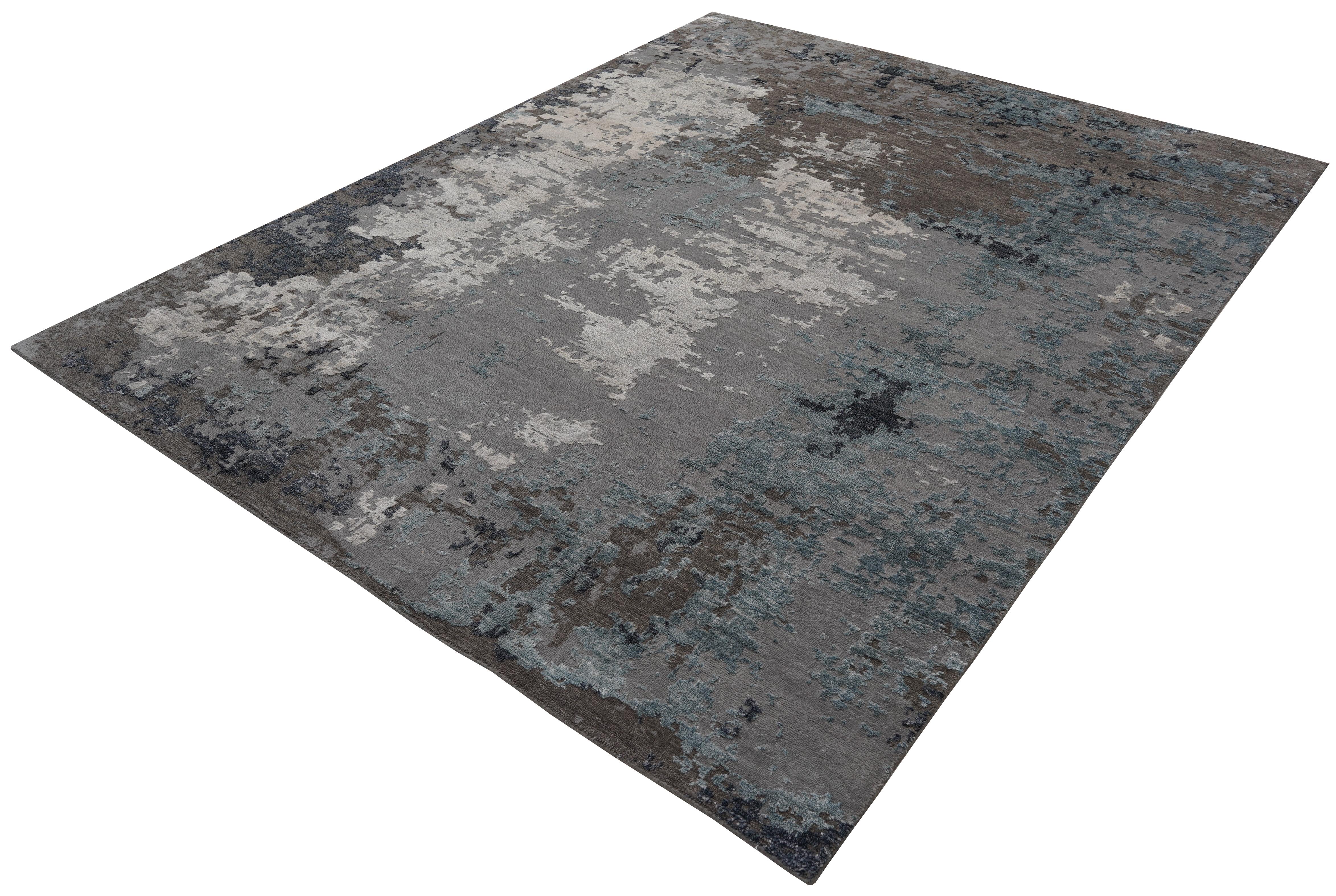 Verna Hand Knotted Modern Silk Rug in Charcoal Rust & Grey Blue Colours by Hands im Zustand „Neu“ im Angebot in New Delhi, IN