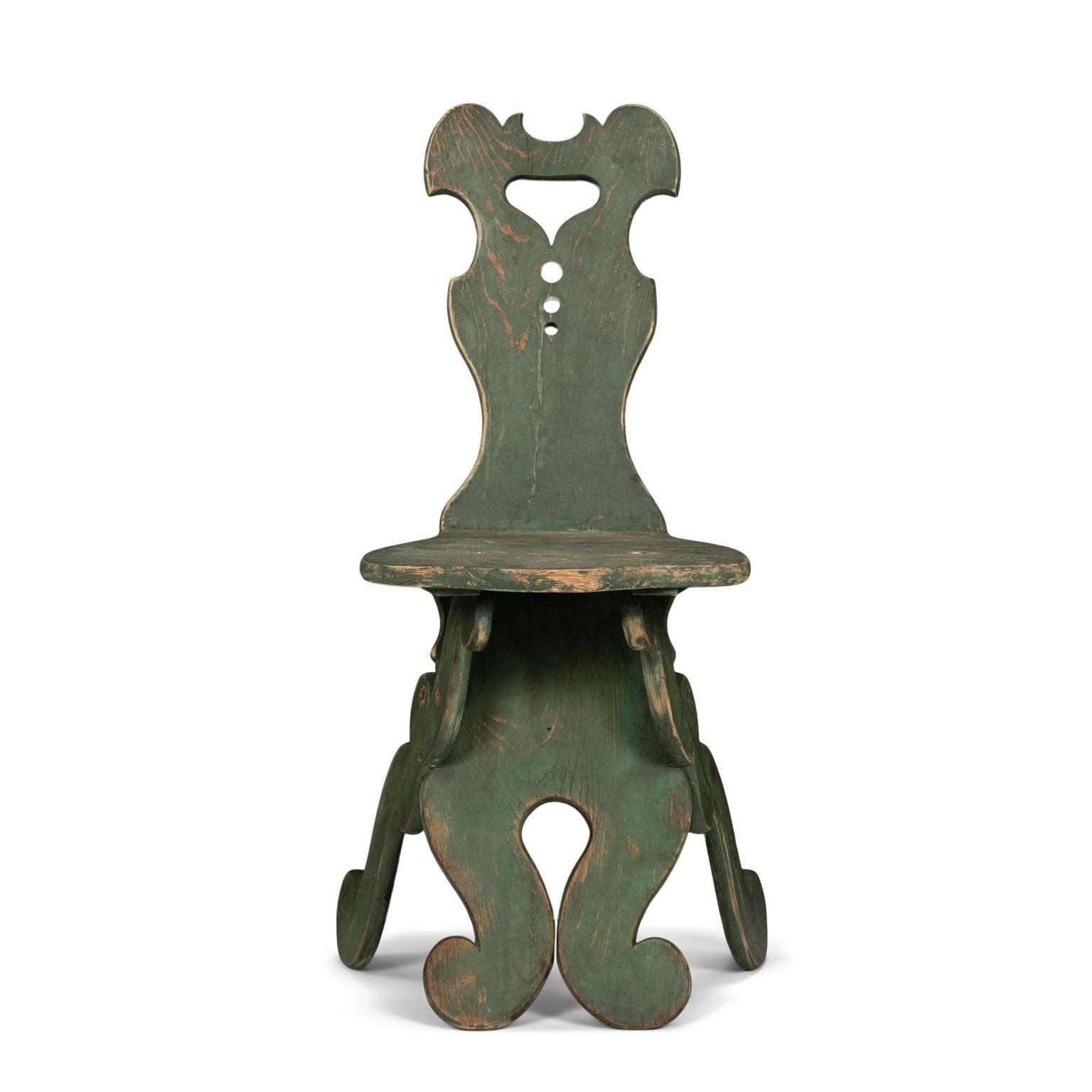 Tabouret suédois vernaculaire peint en vert en vente 5