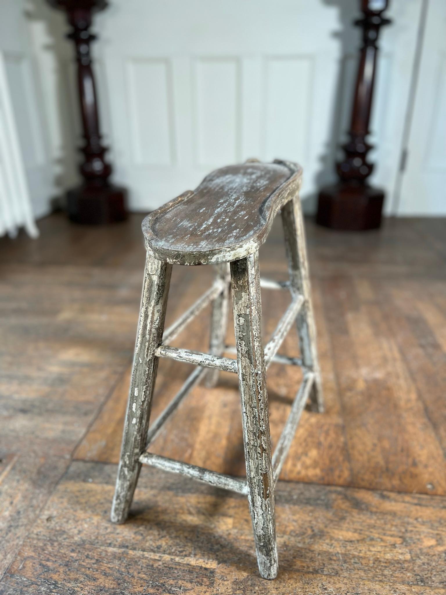 Vernacular Lacing Stool In Good Condition For Sale In Warrington, GB