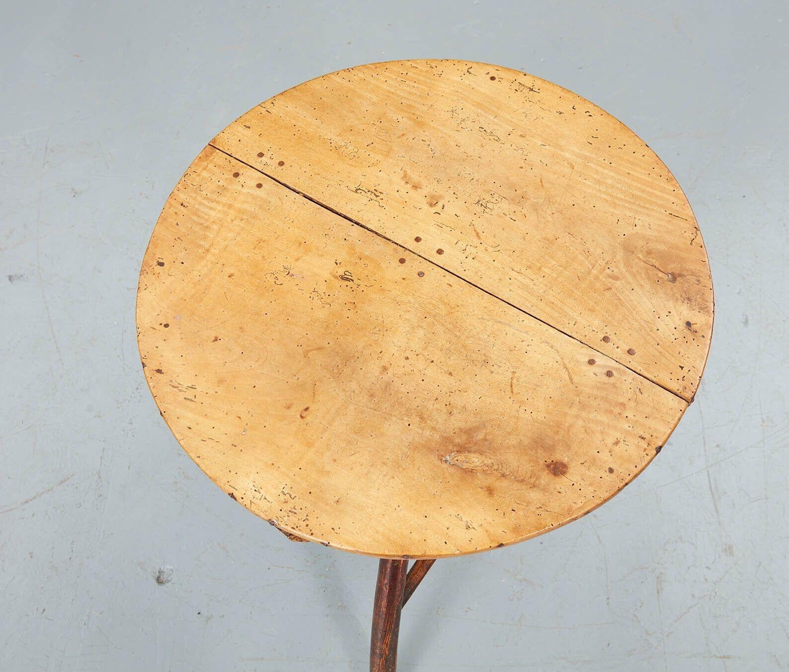 Vernacular Sycamore Cricket Table In Good Condition In Greenwich, CT