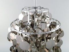 Verner Panton (1926-1998), « FUN 2DA », lampe de suspension / plafonnier avec disques circulaires
