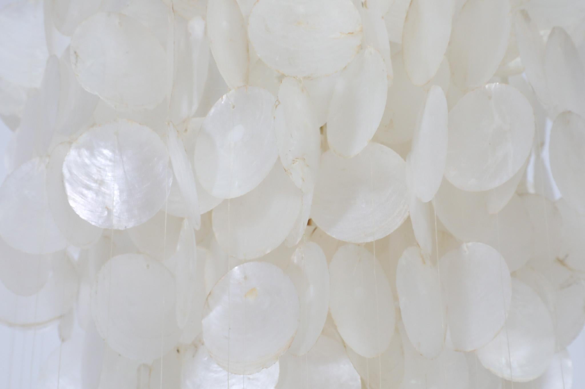Verner Panton attribuito a metà secolo, lampadario a più piani in Capiz in vendita 6