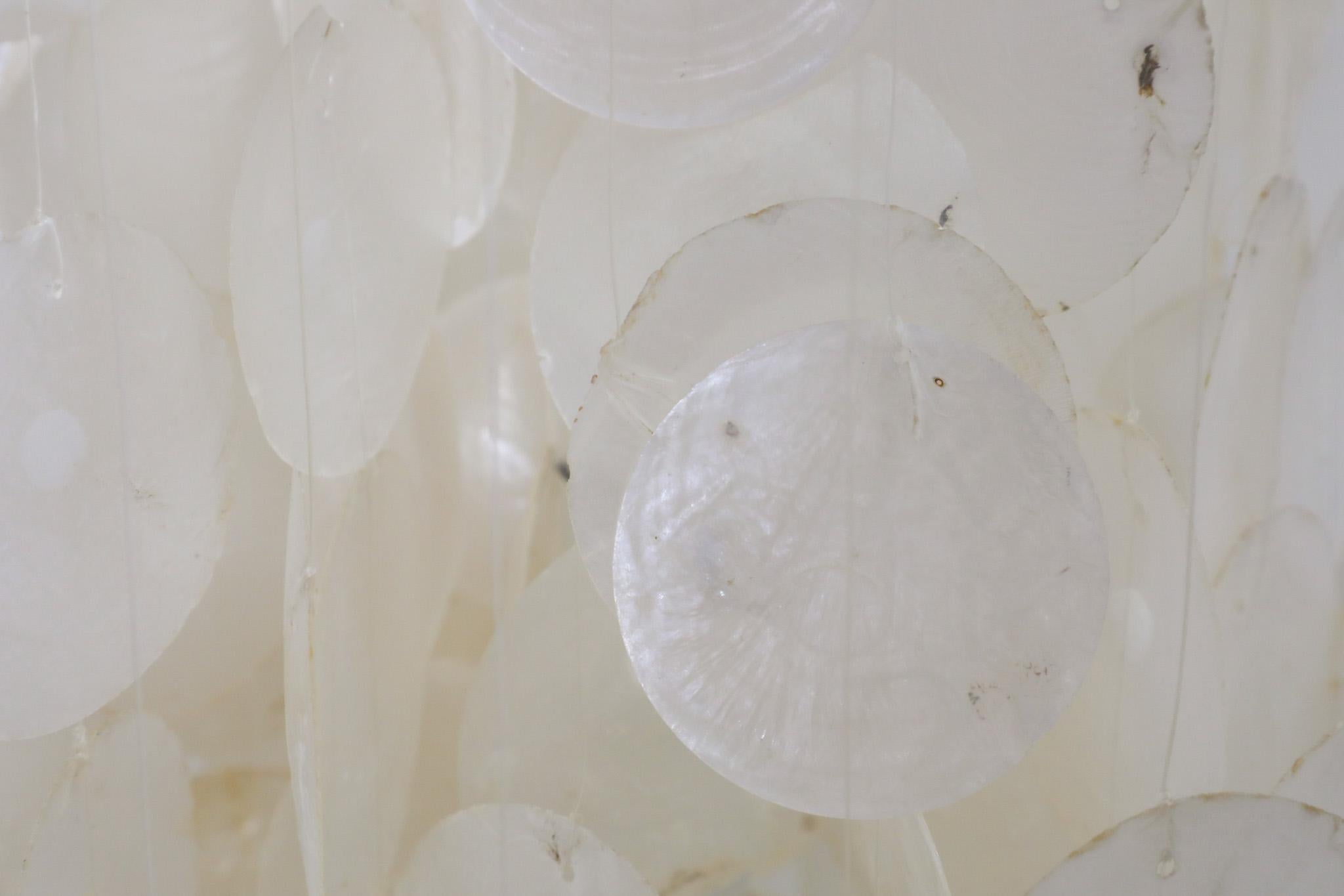 Verner Panton attribuito a metà secolo, lampadario a più piani in Capiz in vendita 9