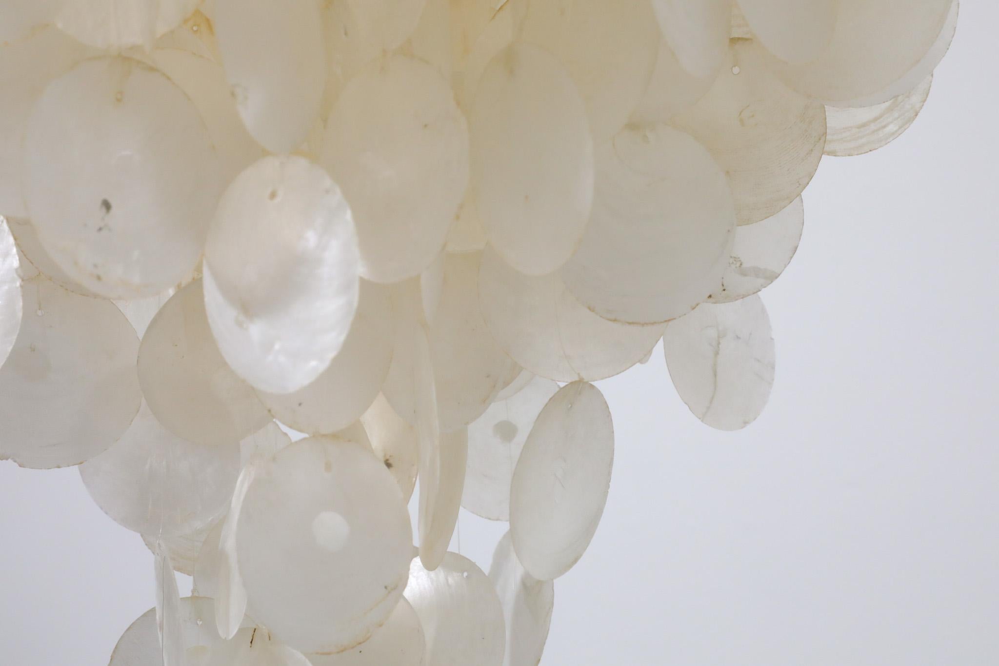 Verner Panton attribuito a metà secolo, lampadario a più piani in Capiz in vendita 11