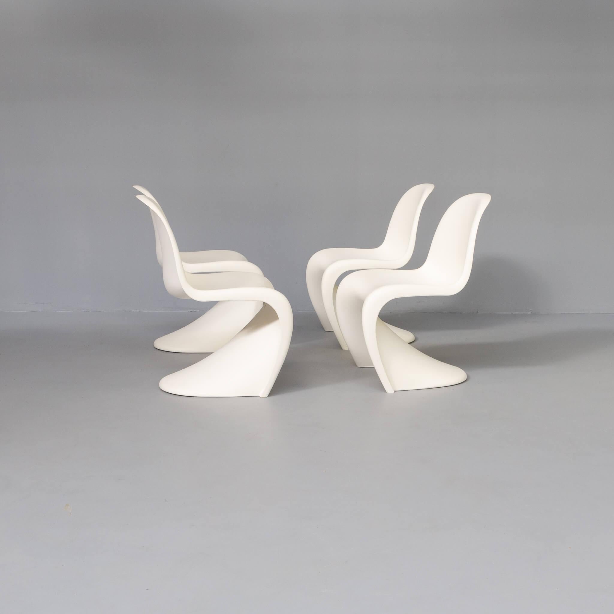 Verner Panton Chairs ‘Panton’ for Vitra Set/4 In Good Condition For Sale In Amstelveen, Noord