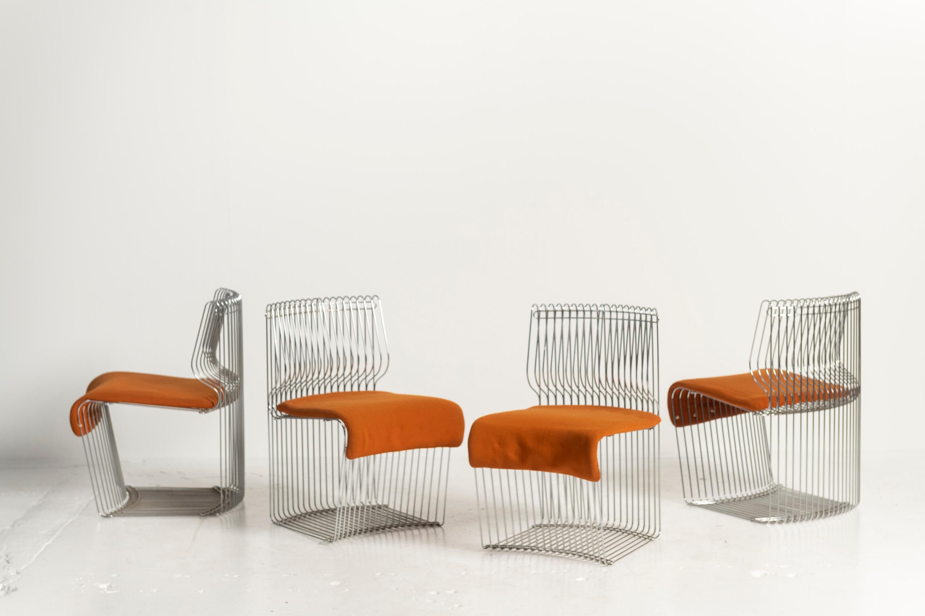 Verner Panton Table de salle à manger Panatova en chrome et verre avec quatre chaises de salle à manger en vente 3