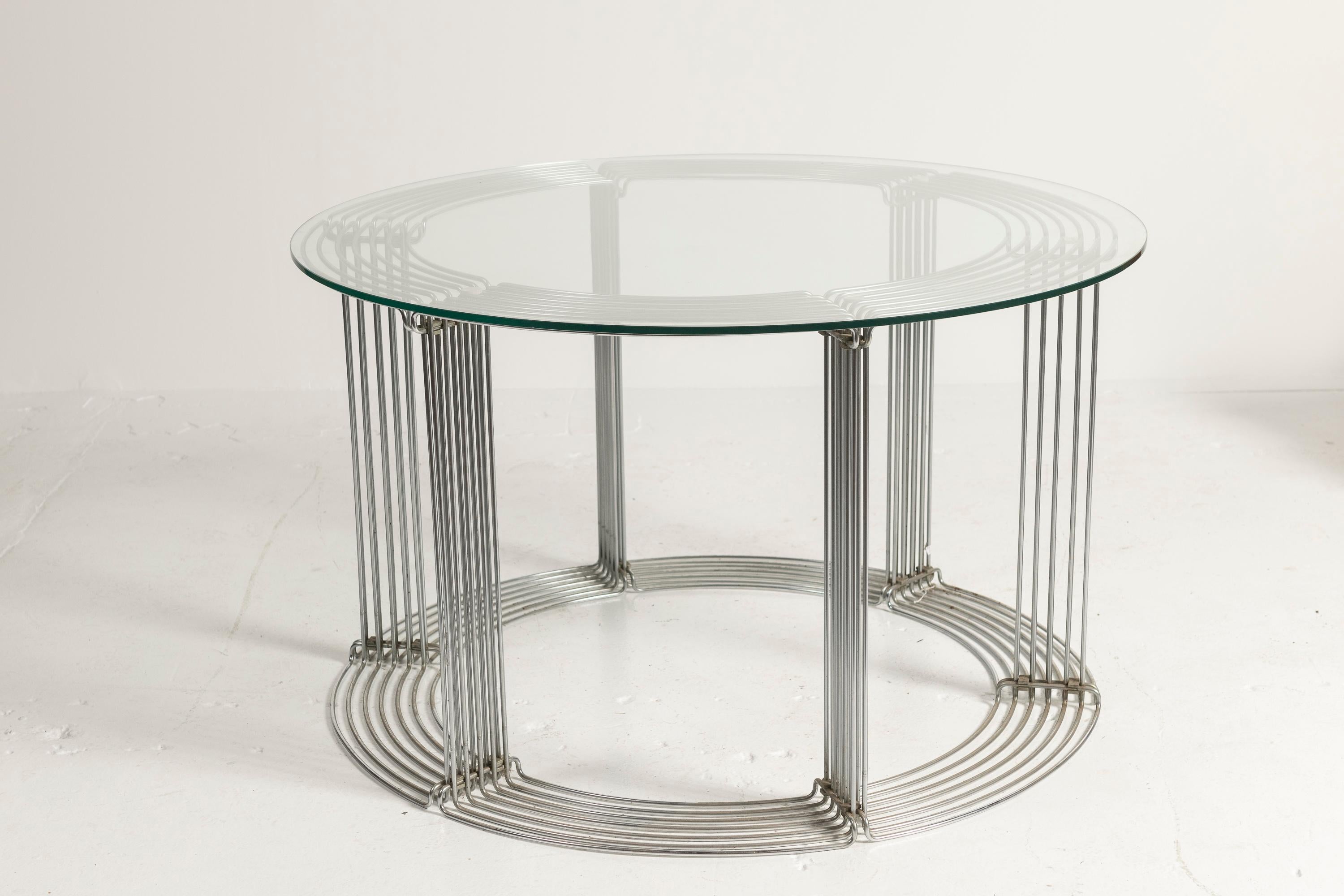 Tissu d'ameublement Verner Panton Table de salle à manger Panatova en chrome et verre avec quatre chaises de salle à manger en vente
