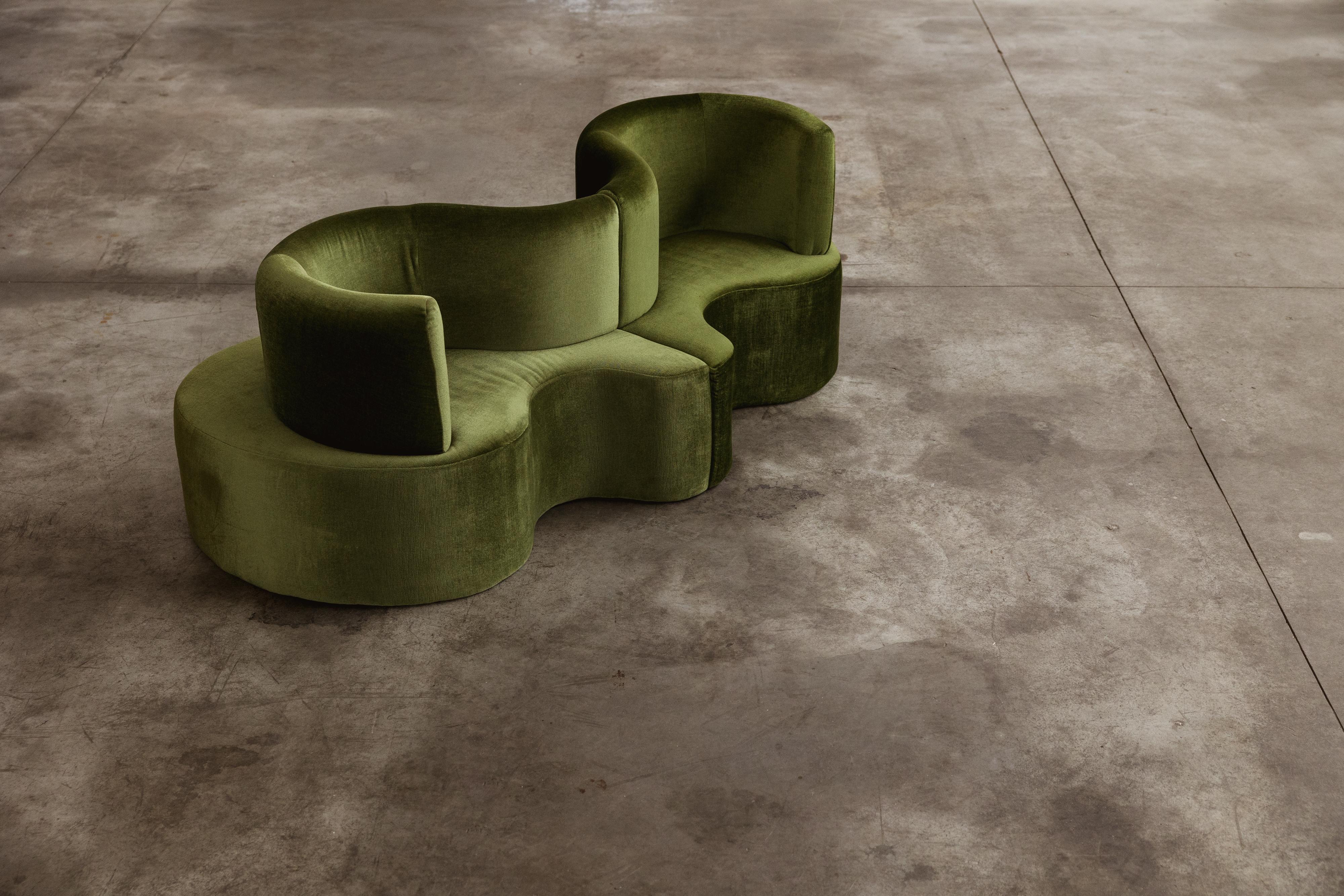 Verner Panton “Cloverleaf” modular sofa for Verpan, green fabric, Denmark, 1969.

Verner Panton designed the Cloverleaf modular sofa in 1969, challenging traditional seating concepts. Originally presented at Visiona 2 in Cologne, this sculptural