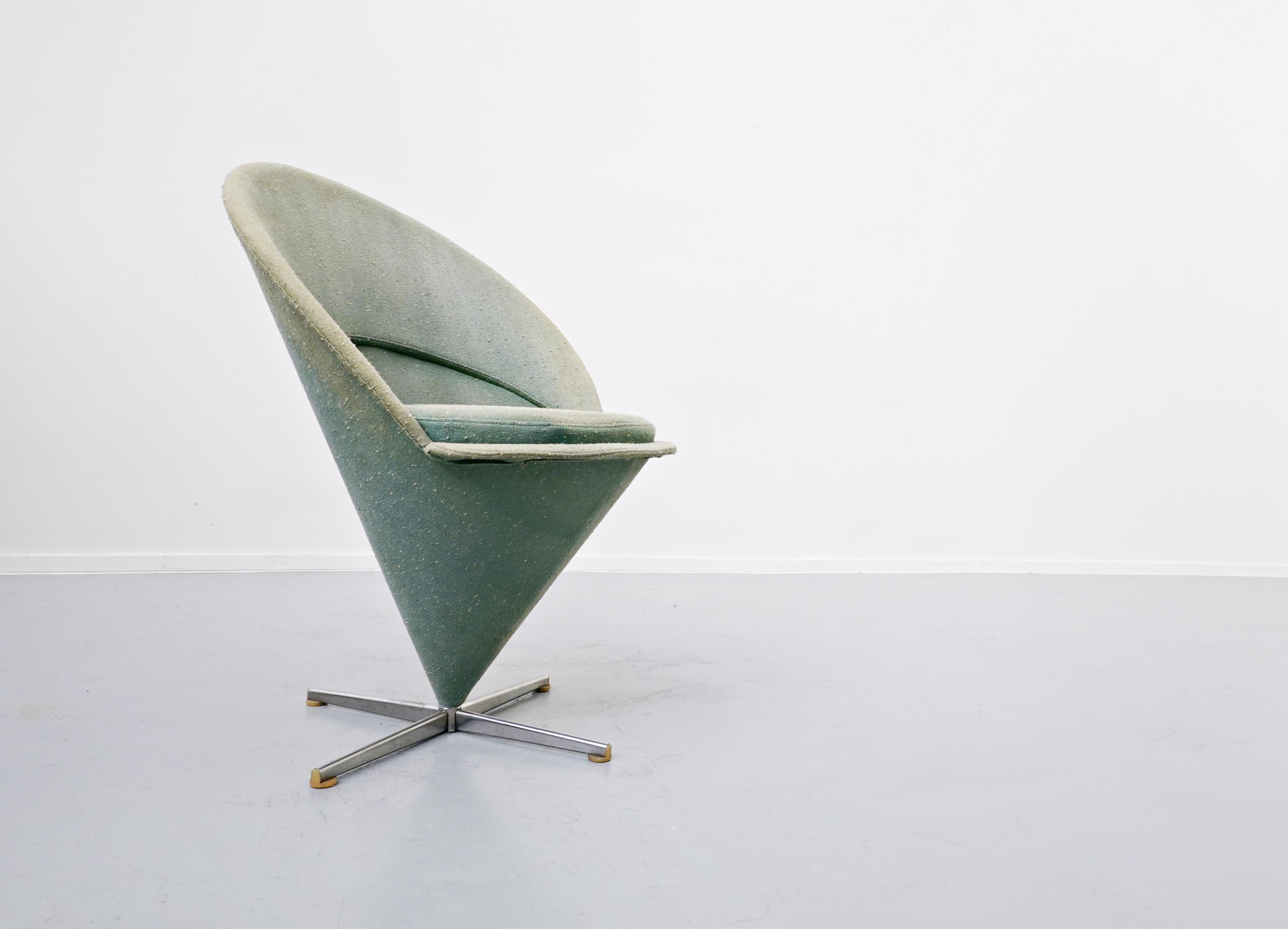 Sedia a cono di Verner Panton, prima edizione.
  
