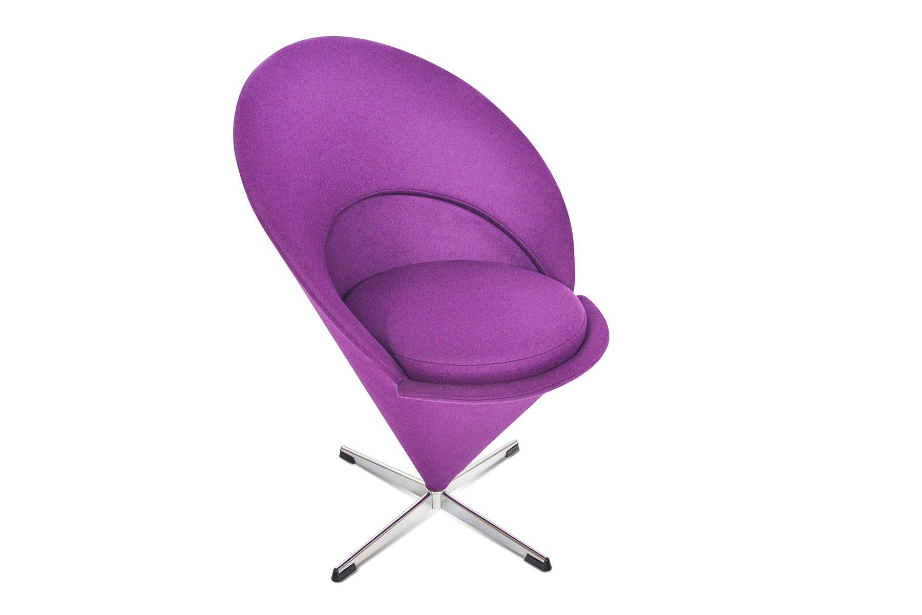 Verner Panton Cone Chair in Purple Wool 2