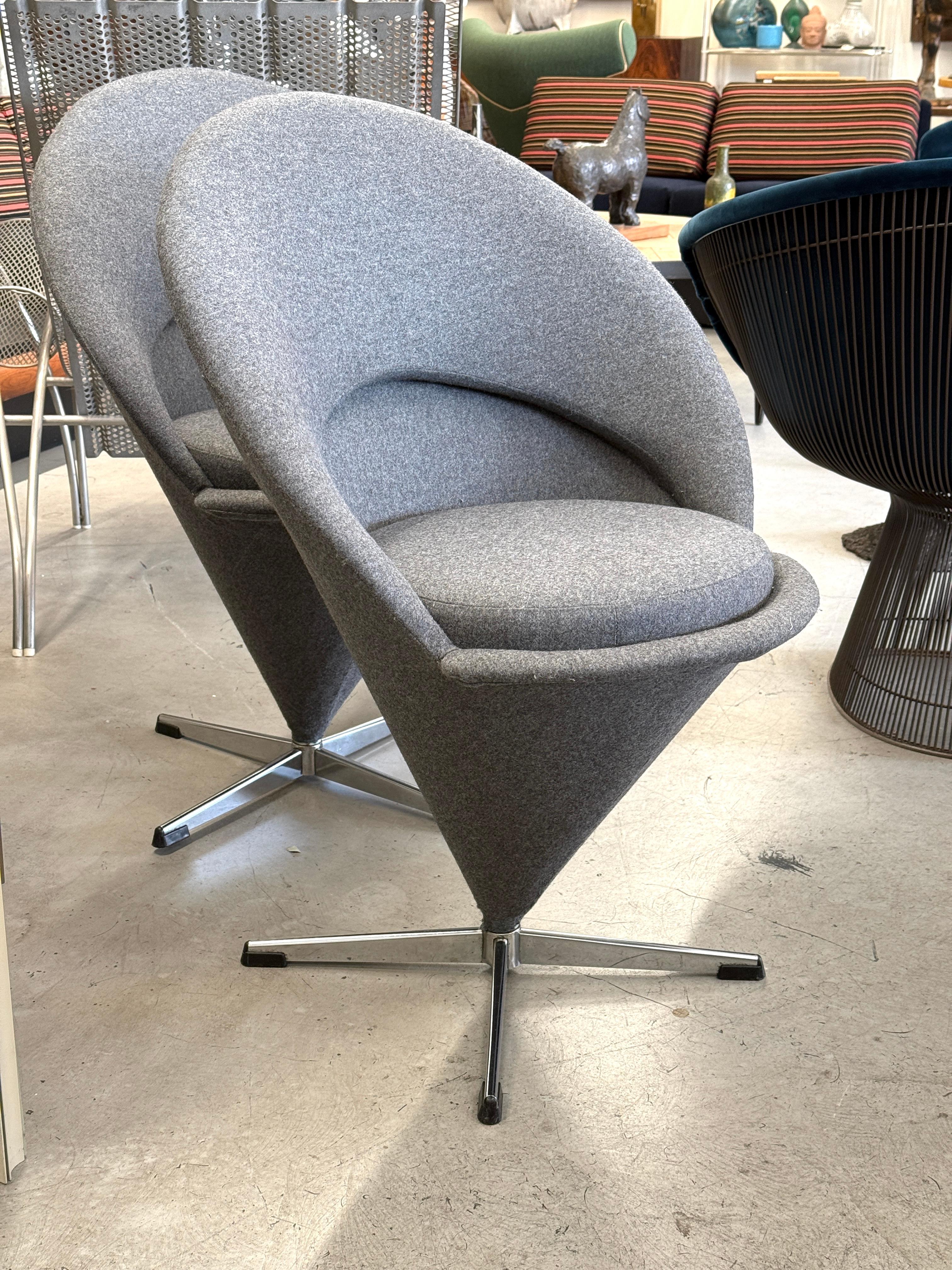 Sillas Verner Panton Retapizadas en Franela de Lana Gris en venta 7