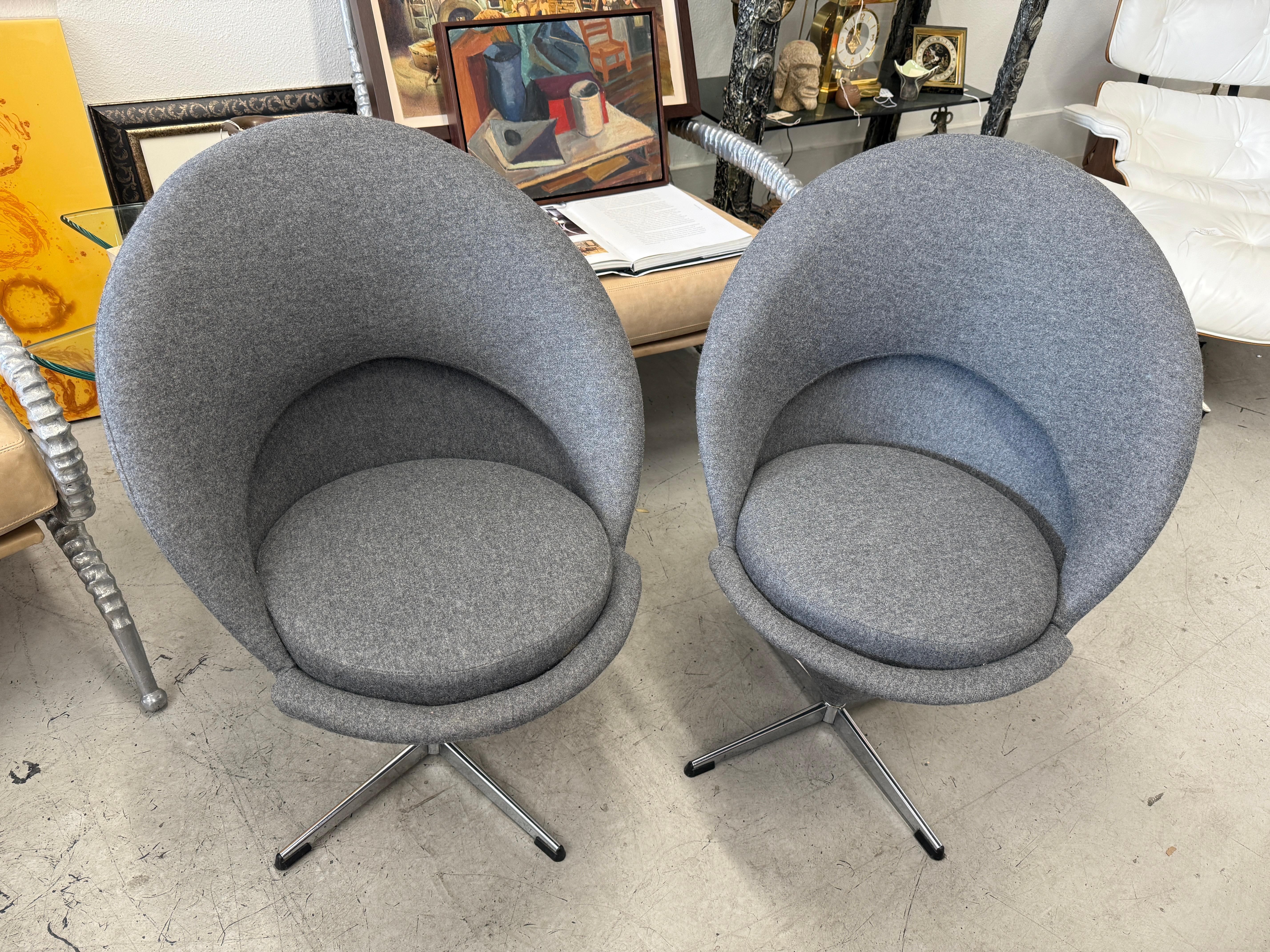 Sillas Verner Panton Retapizadas en Franela de Lana Gris en venta 11