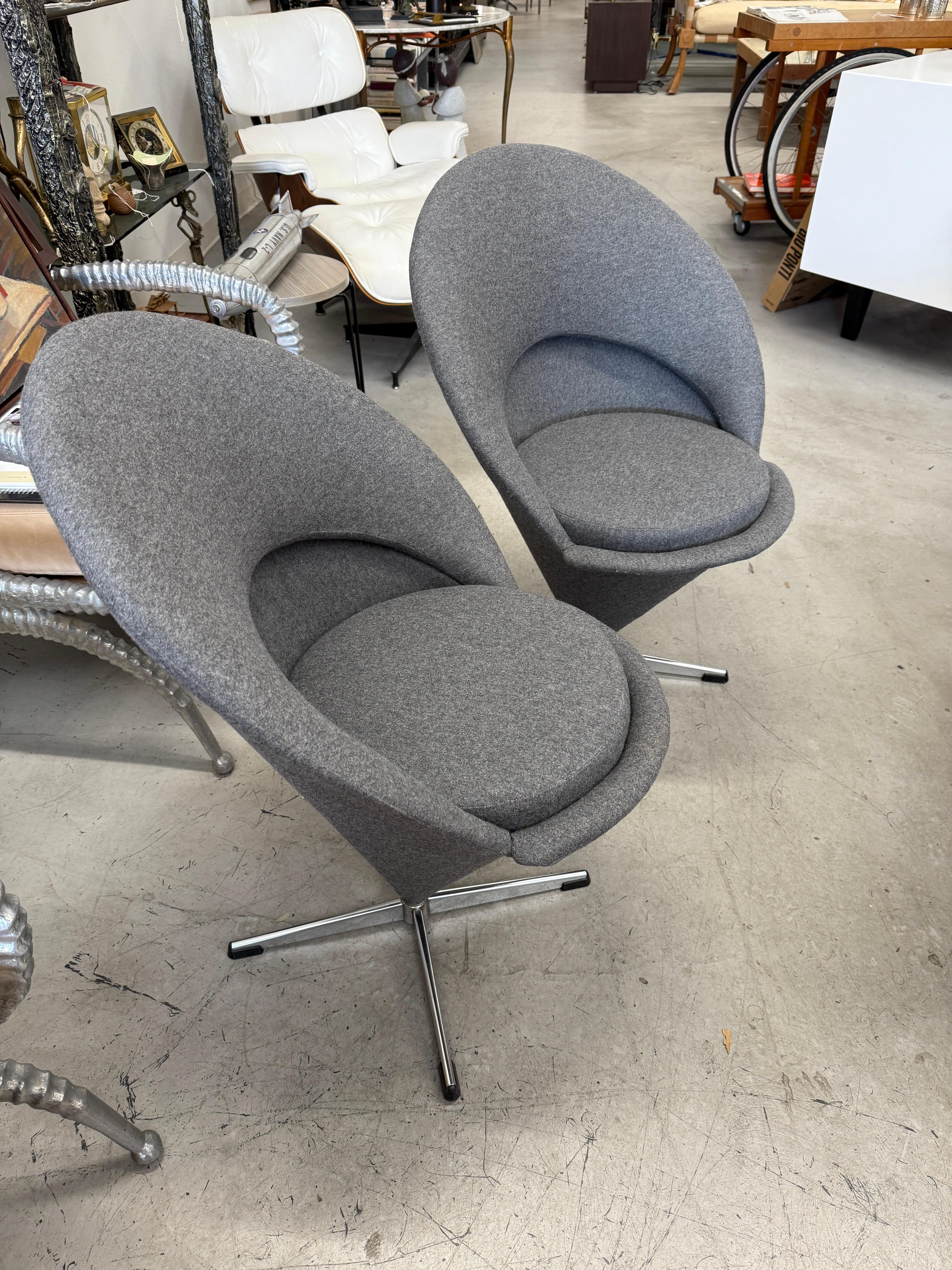 Sillas Verner Panton Retapizadas en Franela de Lana Gris en venta 12
