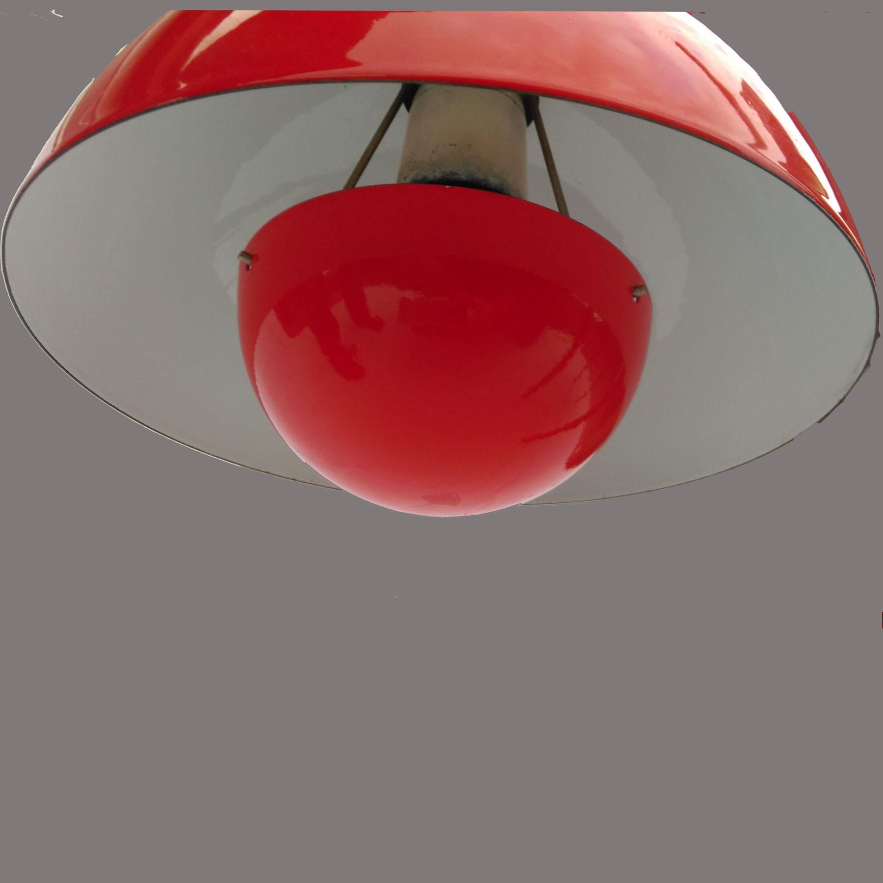 Verner Panton Danish 1´st. Edition Red Flowerpot Pendant by Louis Poulsen In Good Condition For Sale In Knebel, DK