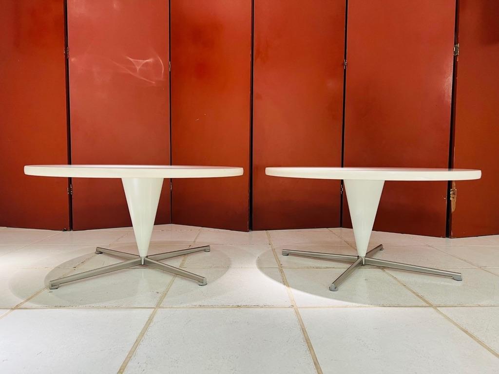 Verner Panton danish white and steel pair of side tables circa 1960 In Good Condition For Sale In Rio De Janeiro, RJ