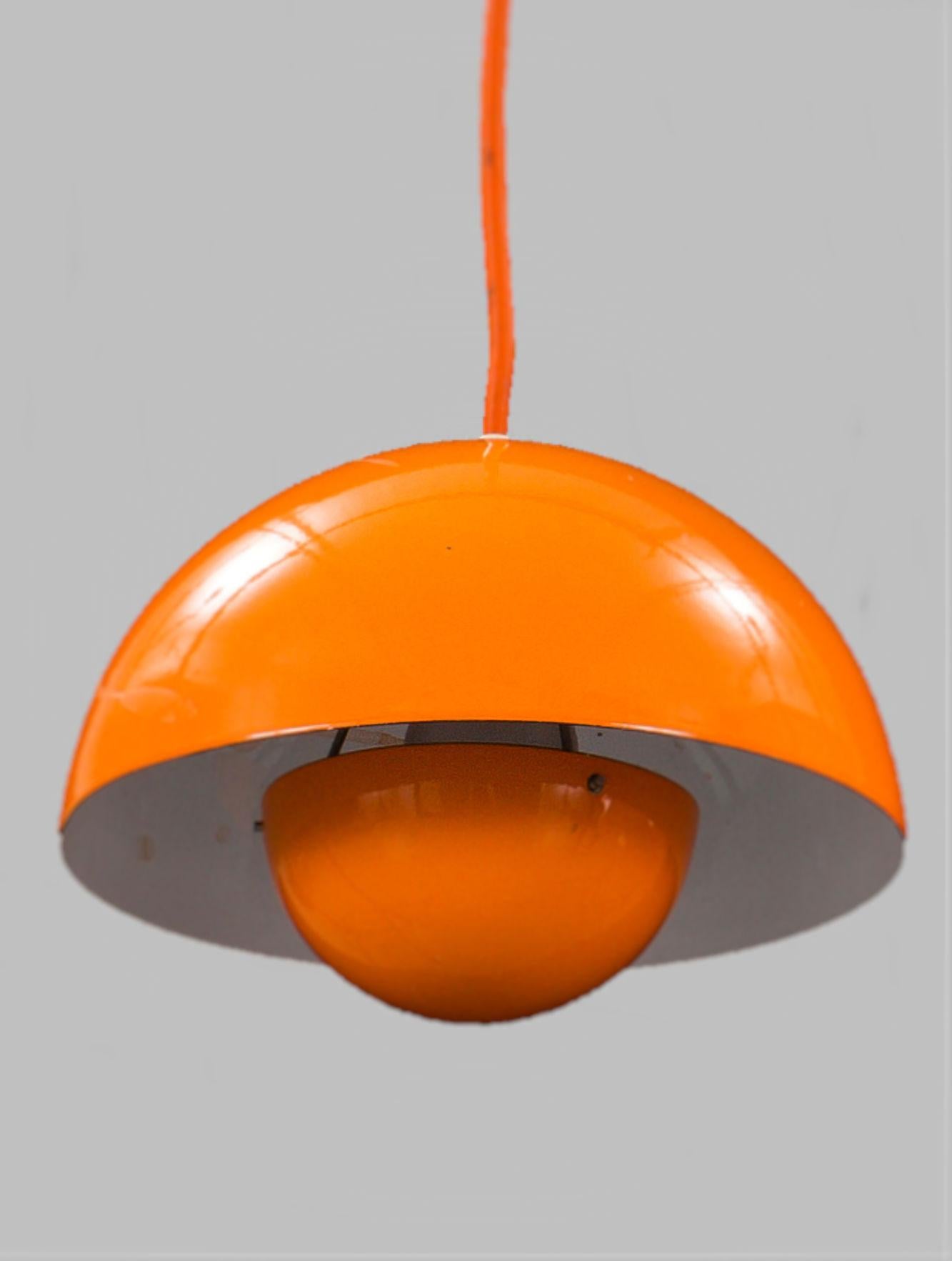 Danois Verner Panton 1'st. Lampe suspendue en forme de pot de fleurs Edition pour Louis Poulsen, Danemark en vente