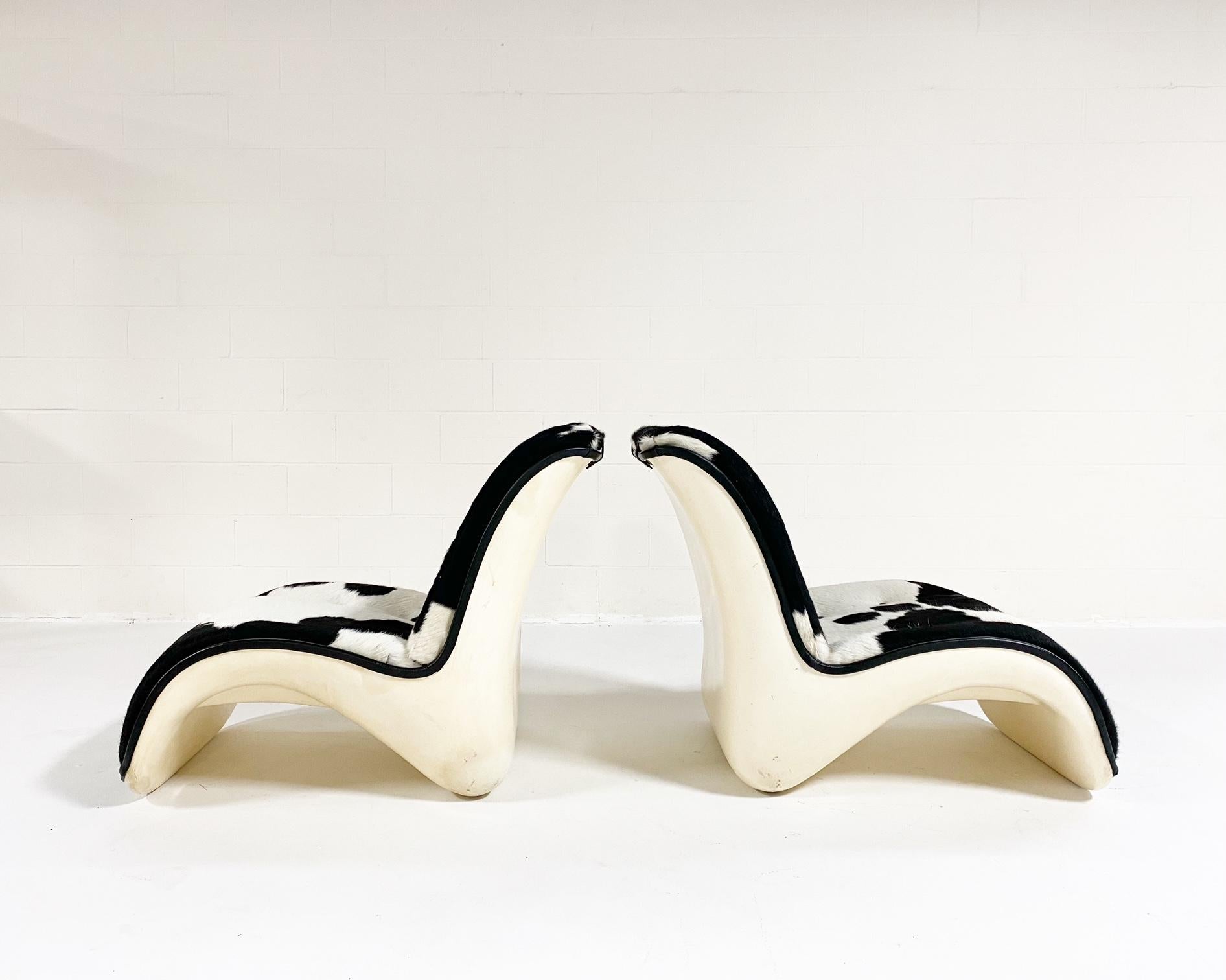 Verner Panton Fiberglass Lounge Chairs in Brazilian Cowhide and Leather, Pair In Good Condition For Sale In SAINT LOUIS, MO