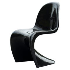 Schwarzer S-förmiger Beistell- oder Esszimmerstuhl von Verner Panton für Herman Miller, signiert