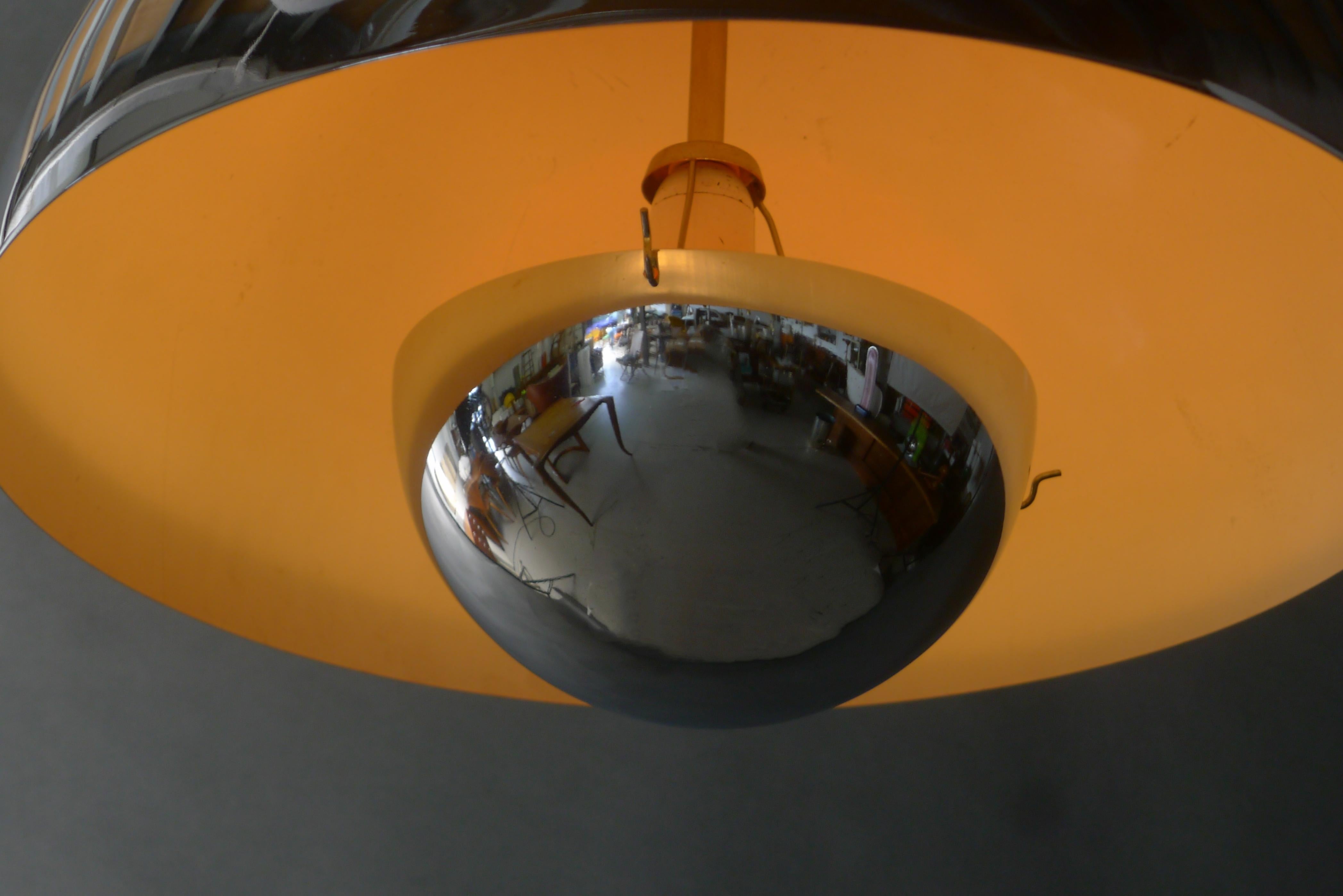 Metà XX secolo Verner Panton per Louis Poulsen, Lampada a sospensione a vaso di fiori, circa 1968, misura grande in vendita