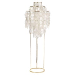 Lampada da terra 'Fun 1STM' di Verner Panton in conchiglie e ottone per Verpan