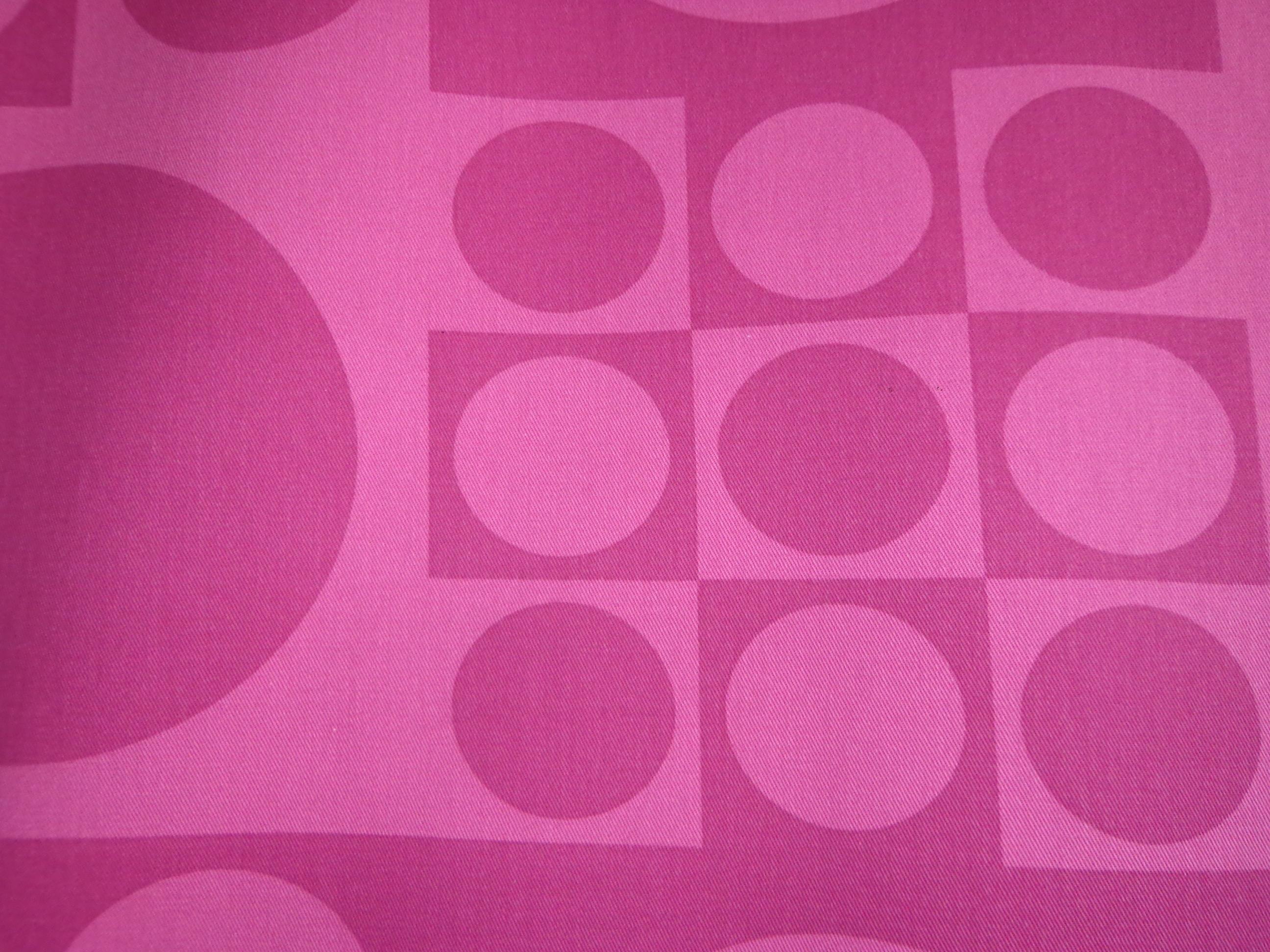 This cool geometry 1 design was also used by Verner Panton for carpets and curtains and was given the Design Award A.I.D. 1963, USA.

Designed 1961

Materials: Cotton, Geometric printed
Manufacturer: Unika Væv.