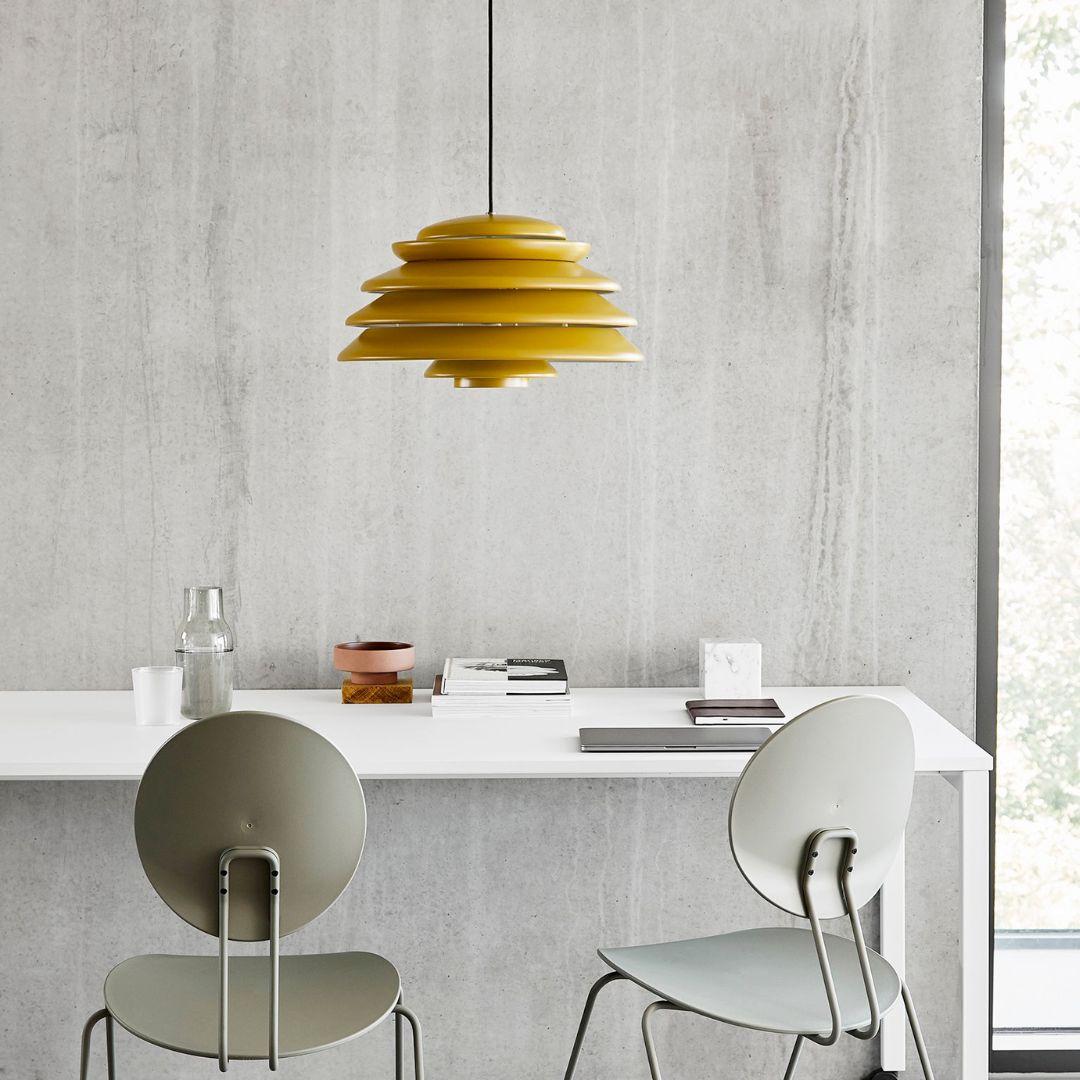 Mid-Century Modern Lampe suspendueiveive Verner Panton en aluminium revêtu de poudre jaune pour Verpan en vente