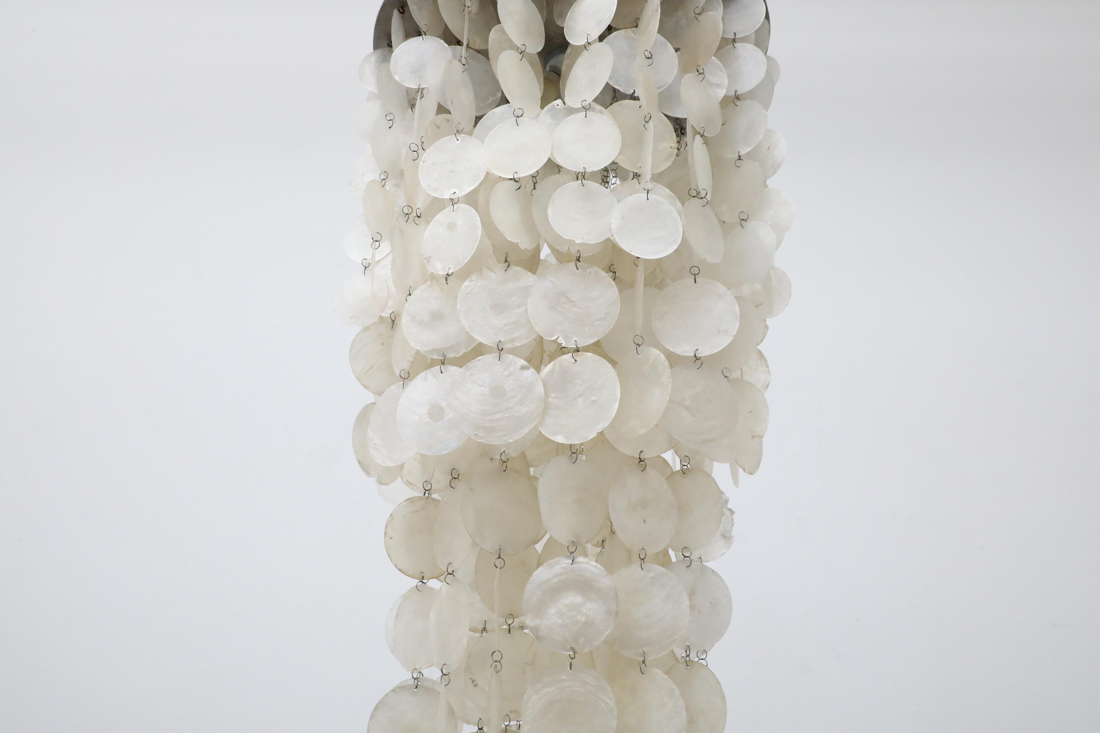 Verner Panton Inspired Mid-Century Italian Multi-Tiered Capiz Chandelier For Sale 4