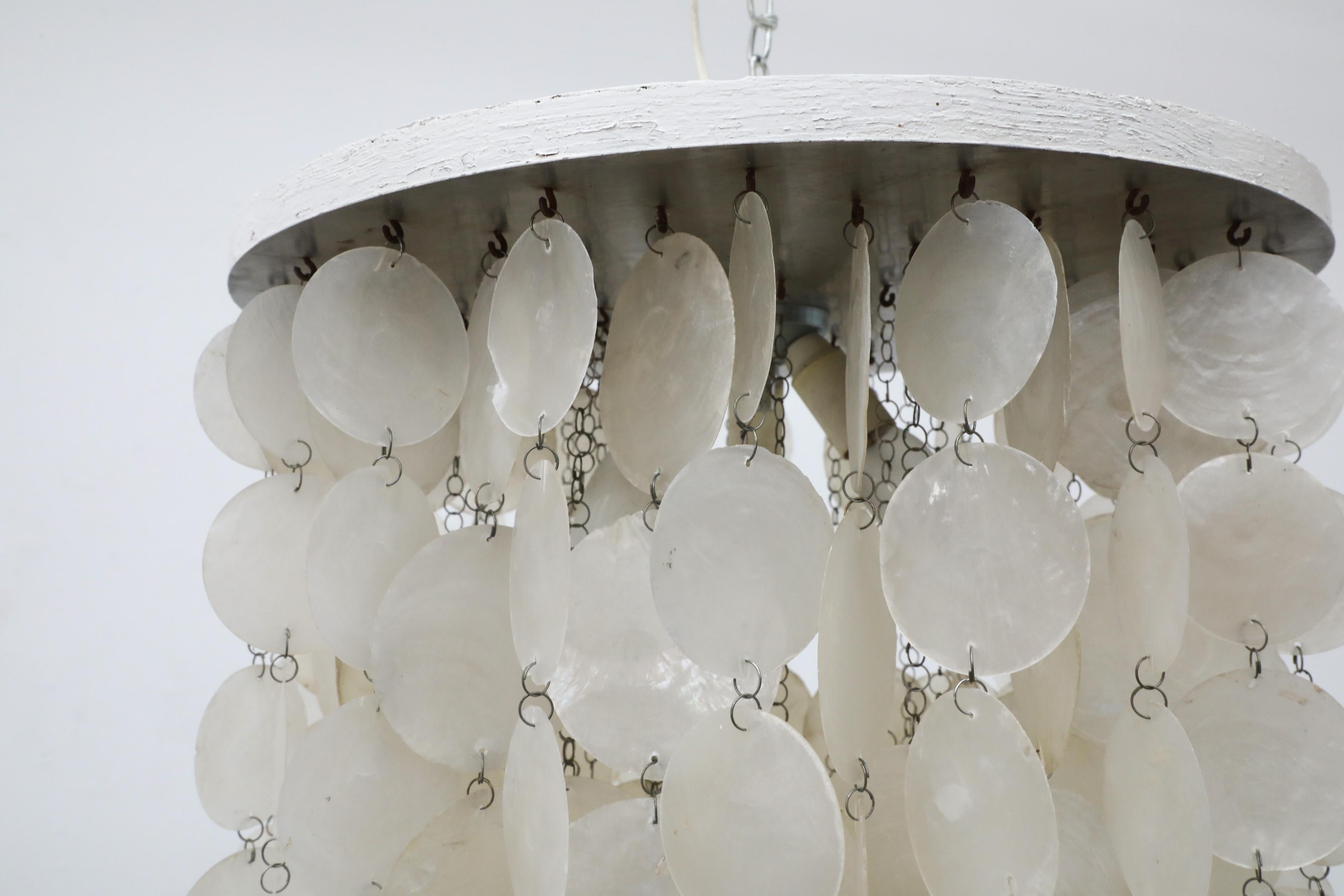 Verner Panton Inspired Mid-Century Italian Multi-Tiered Capiz Chandelier For Sale 6