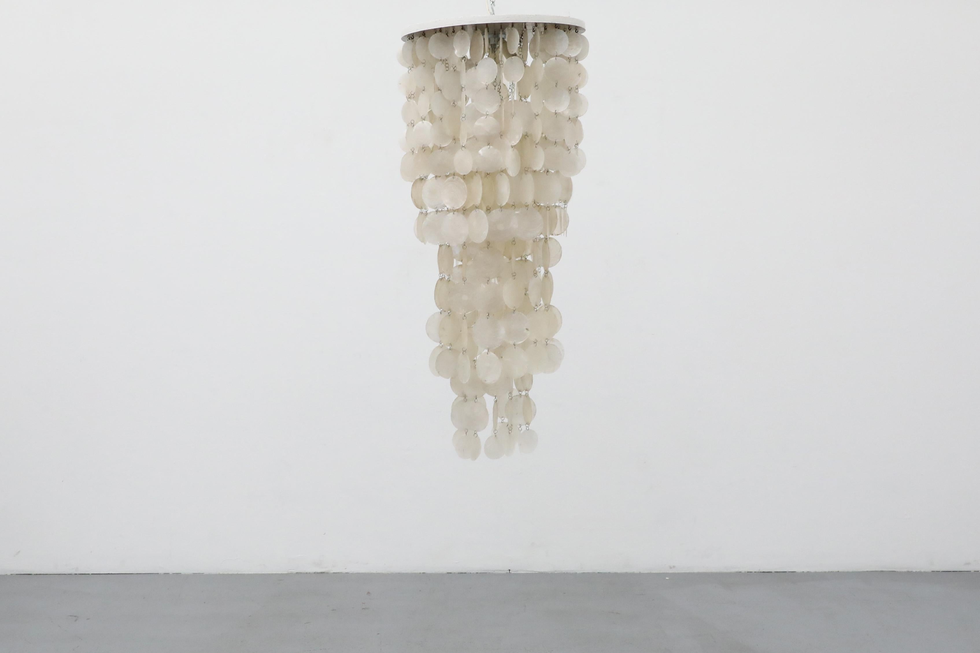 Verner Panton Inspired Mid-Century Italian Multi-Tiered Capiz Chandelier In Good Condition For Sale In Los Angeles, CA