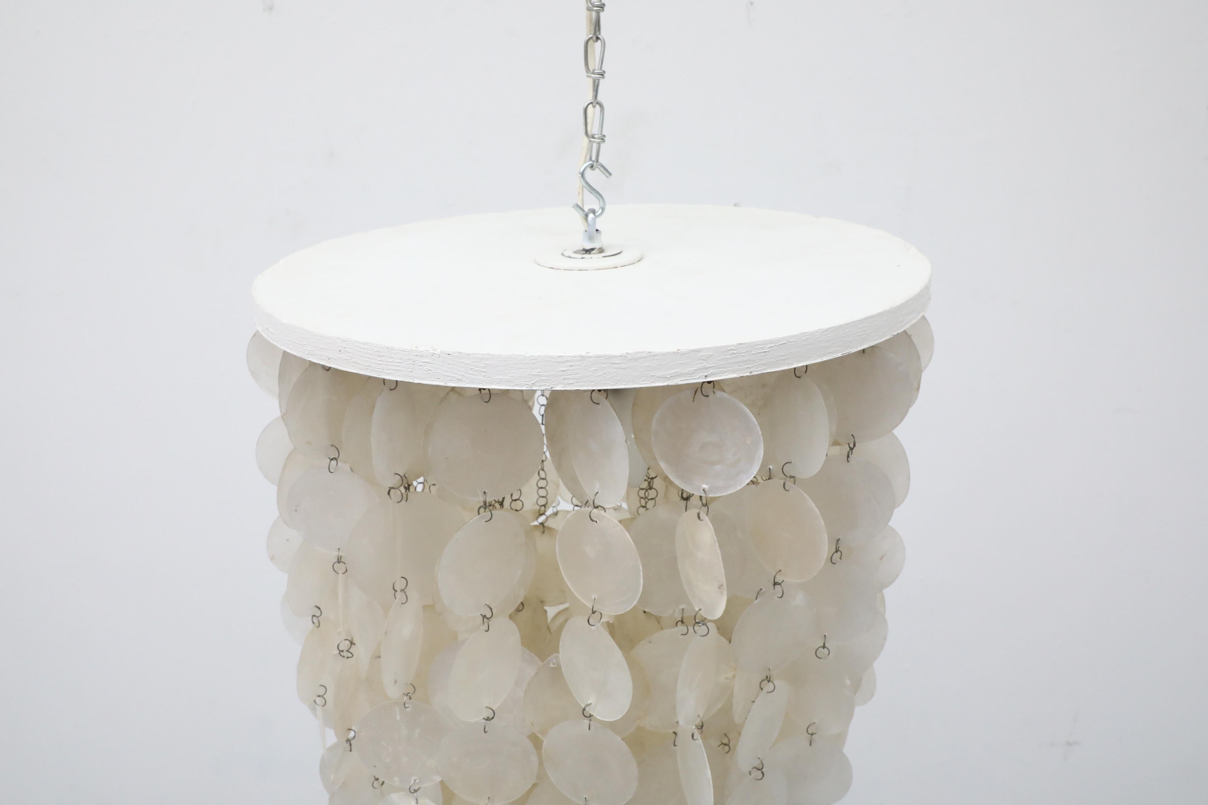 Verner Panton Inspired Mid-Century Italian Multi-Tiered Capiz Chandelier For Sale 3