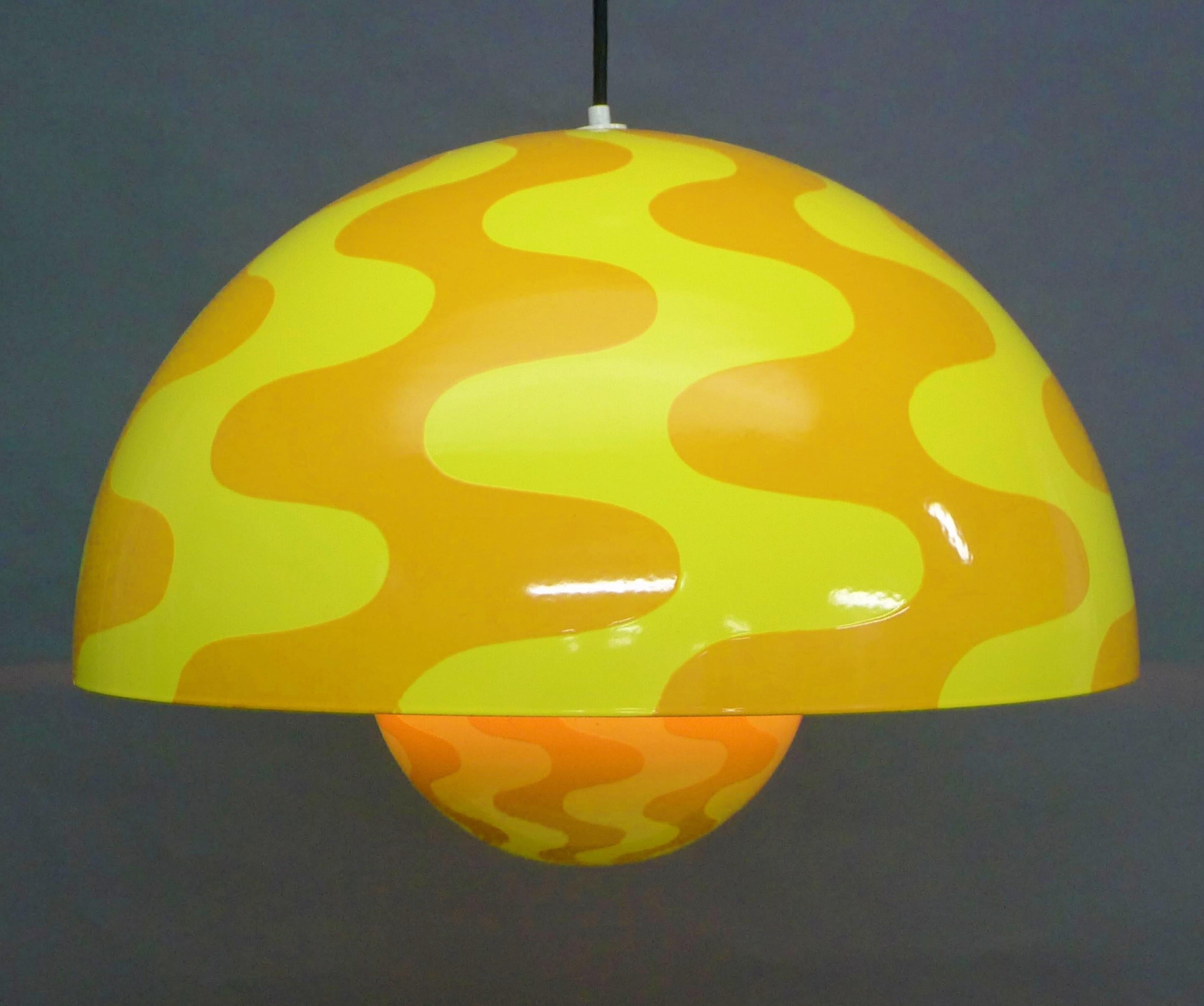 Mid-Century Modern Verner Panton, Large Yellow Flowerpot Pendant Light, model VP2, original example For Sale