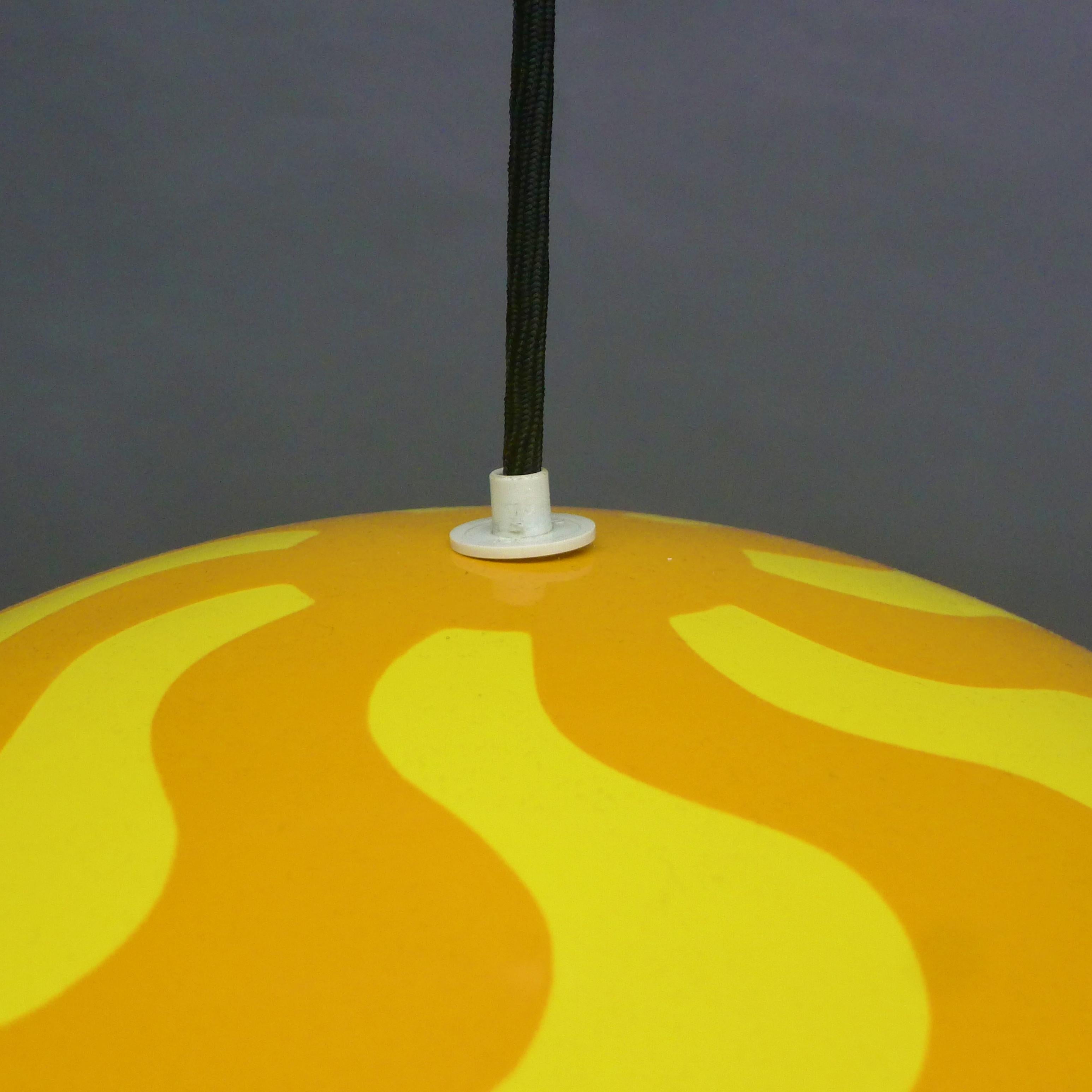 Aluminum Verner Panton, Large Yellow Flowerpot Pendant Light, model VP2, original example For Sale