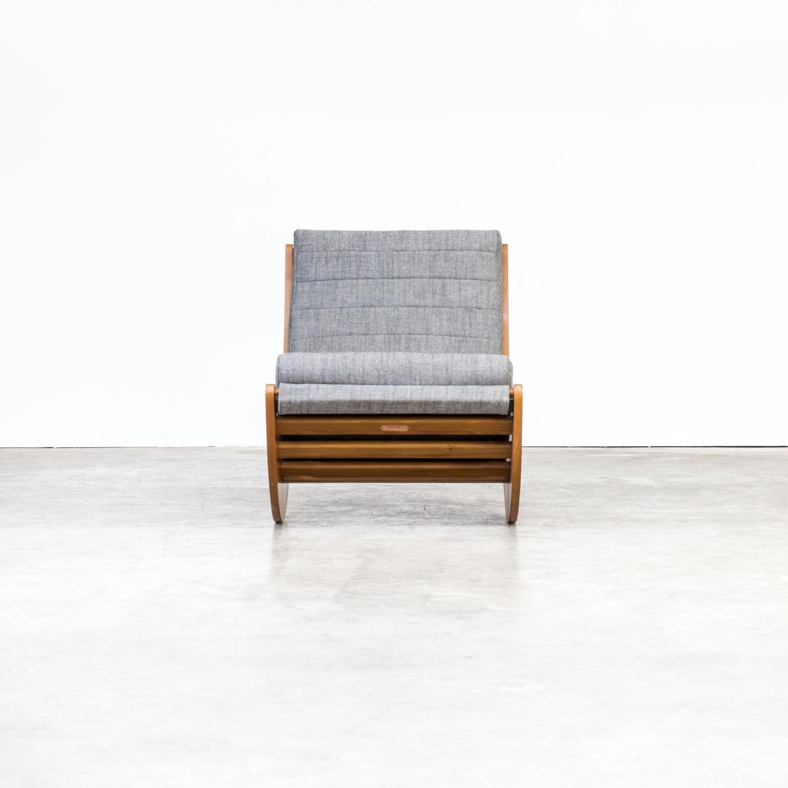 Verner Panton lizenzierte Reproduktion Relax Lounge Schaukelstuhl für Matzform. Unter offizieller Panton-Lizenz reproduzierter Schaukelstuhl in sehr gutem, alters- und gebrauchsgemäßem Zustand.