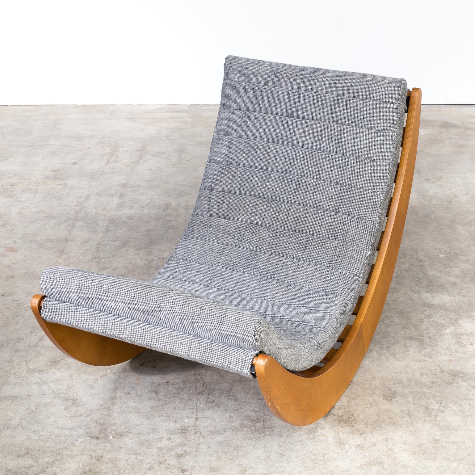 Verner Panton Lizenzierte Reproduktion Relax Lounge Schaukelstuhl für Matzform (Stoff) im Angebot