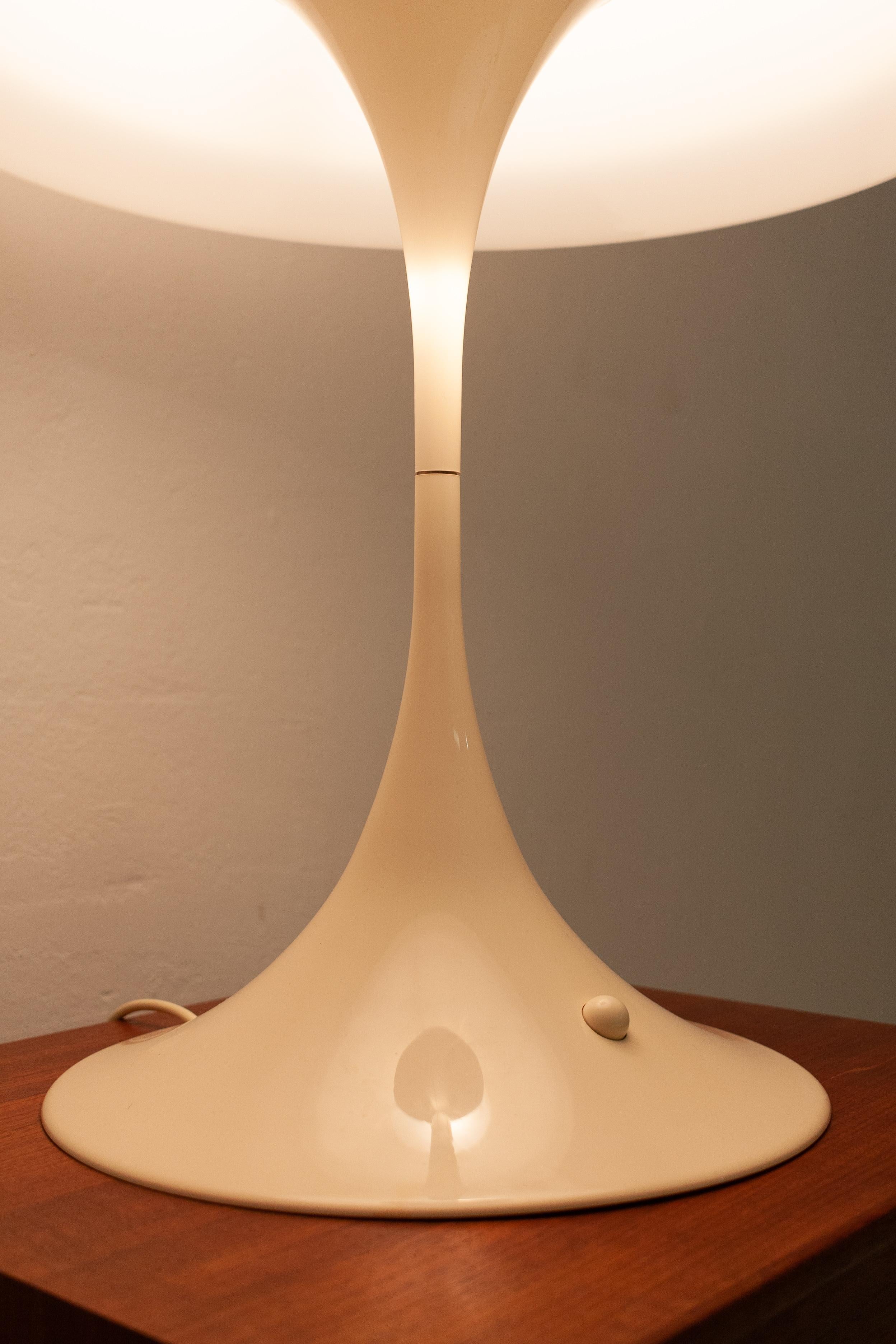 Acrylic Verner Panton Louis Poulsen Large Mushroom Table Lamp