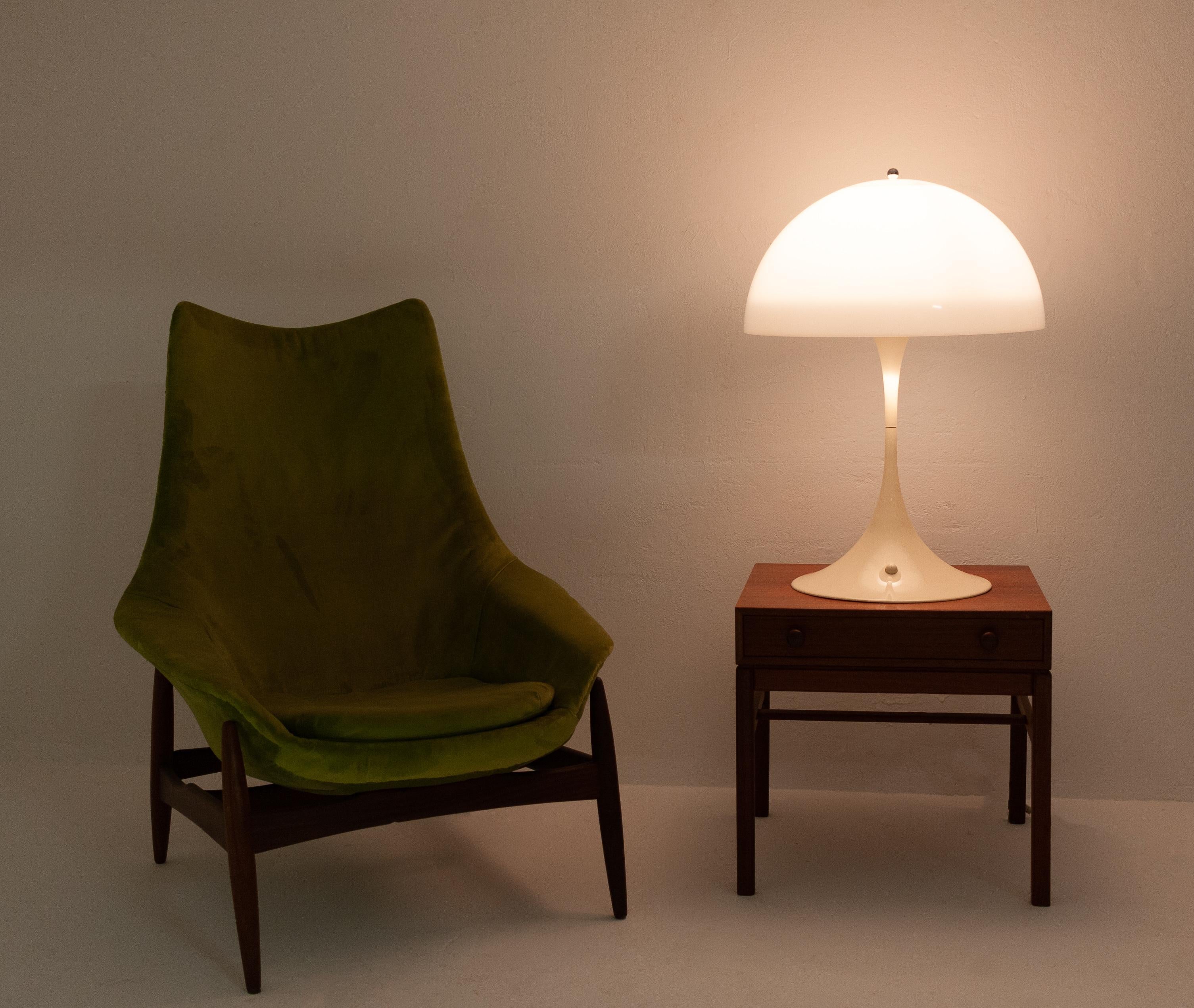 louis poulsen mushroom lamp