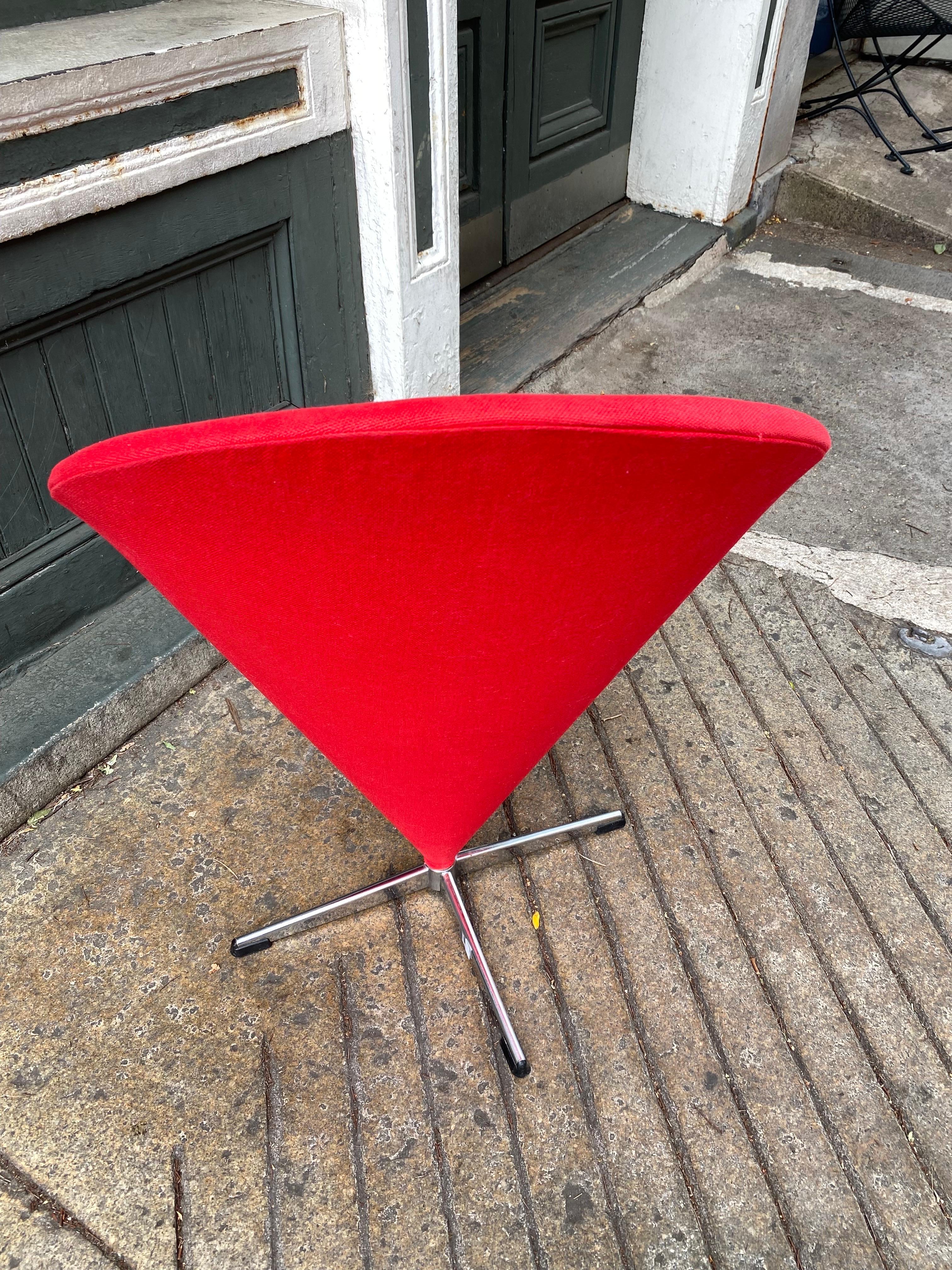 Mid-20th Century Verner Panton Newly Reupholstered Cone Chair For Sale