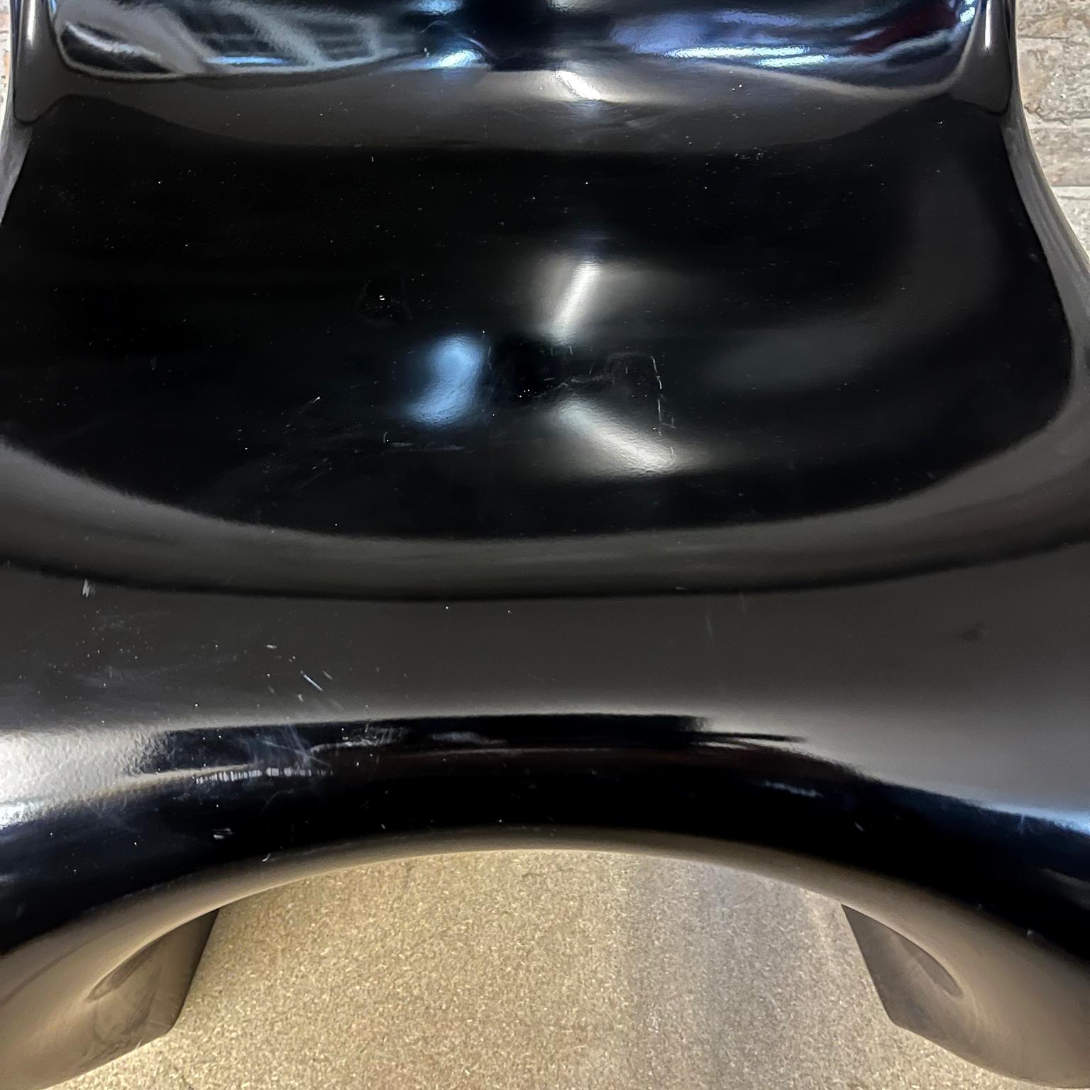 Chaise empilable Orginal de Verner Panton en fibre de verre lourde noire de Vitra en vente 5