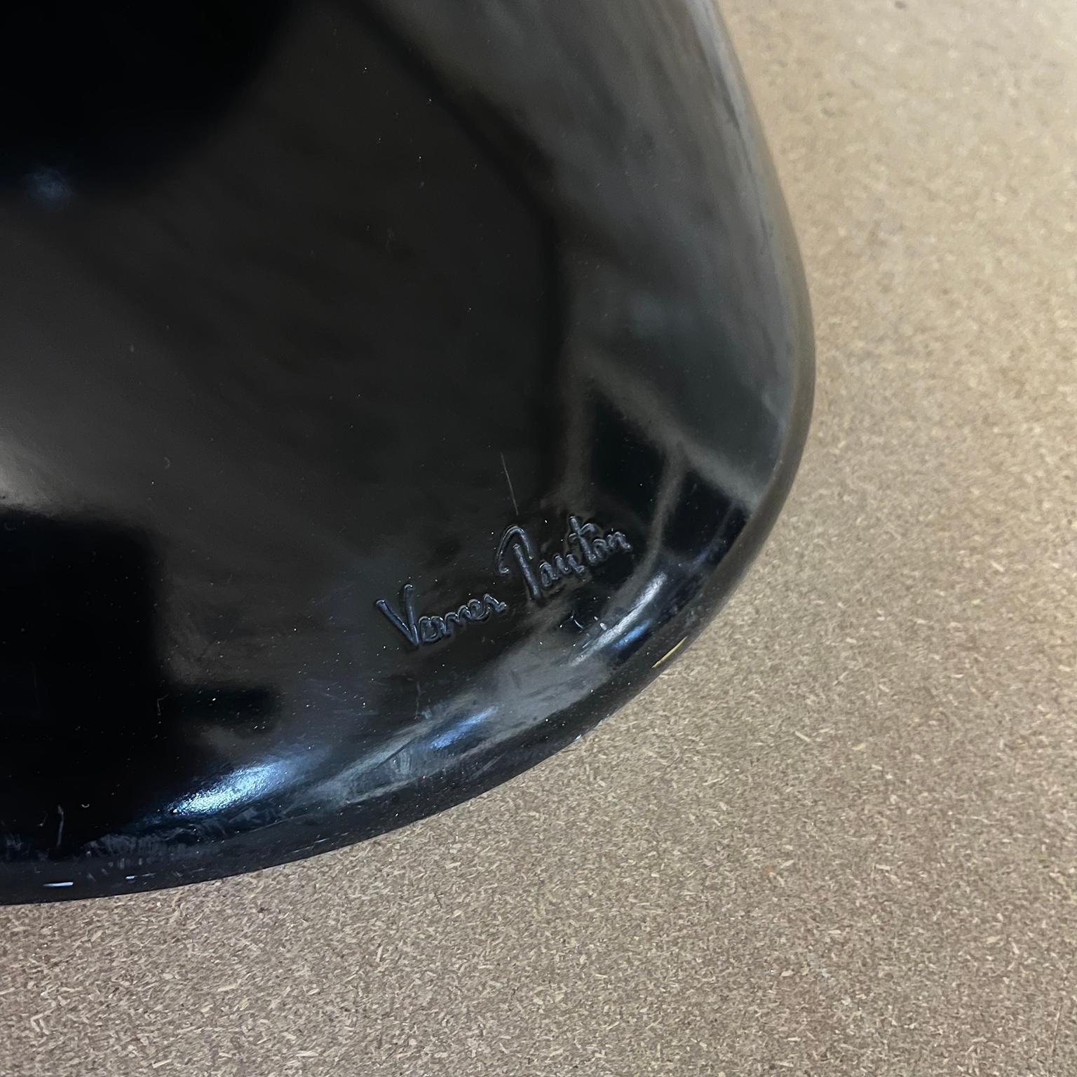 Milieu du XXe siècle Chaise empilable Orginal de Verner Panton en fibre de verre lourde noire de Vitra en vente