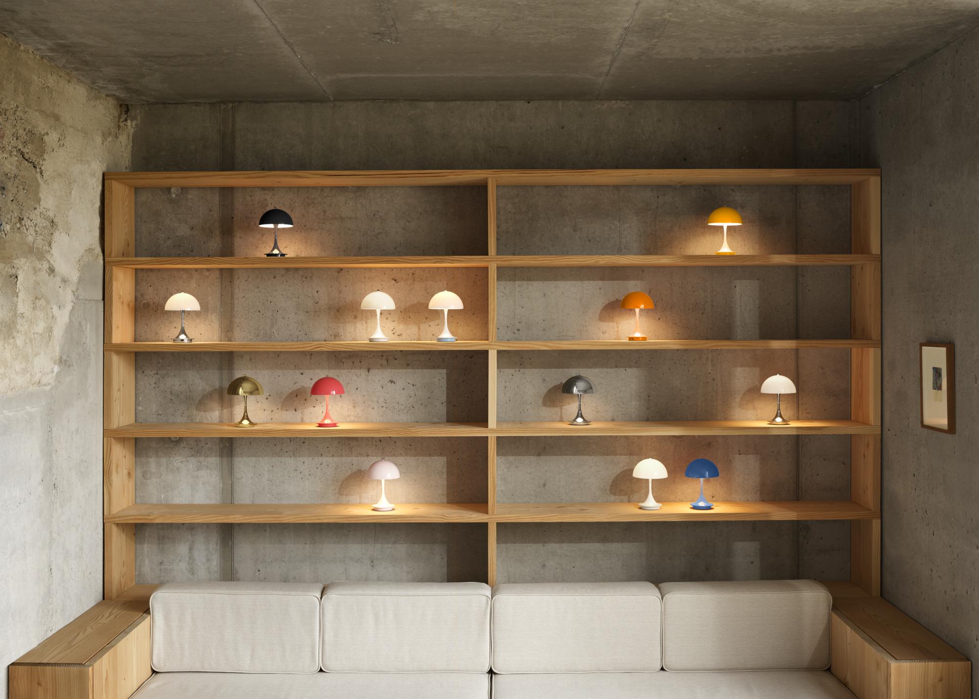 Lámpara 'Panthella 160 Portable' de Verner Panton para Louis Poulsen en gris ópalo Escandinavo moderno en venta